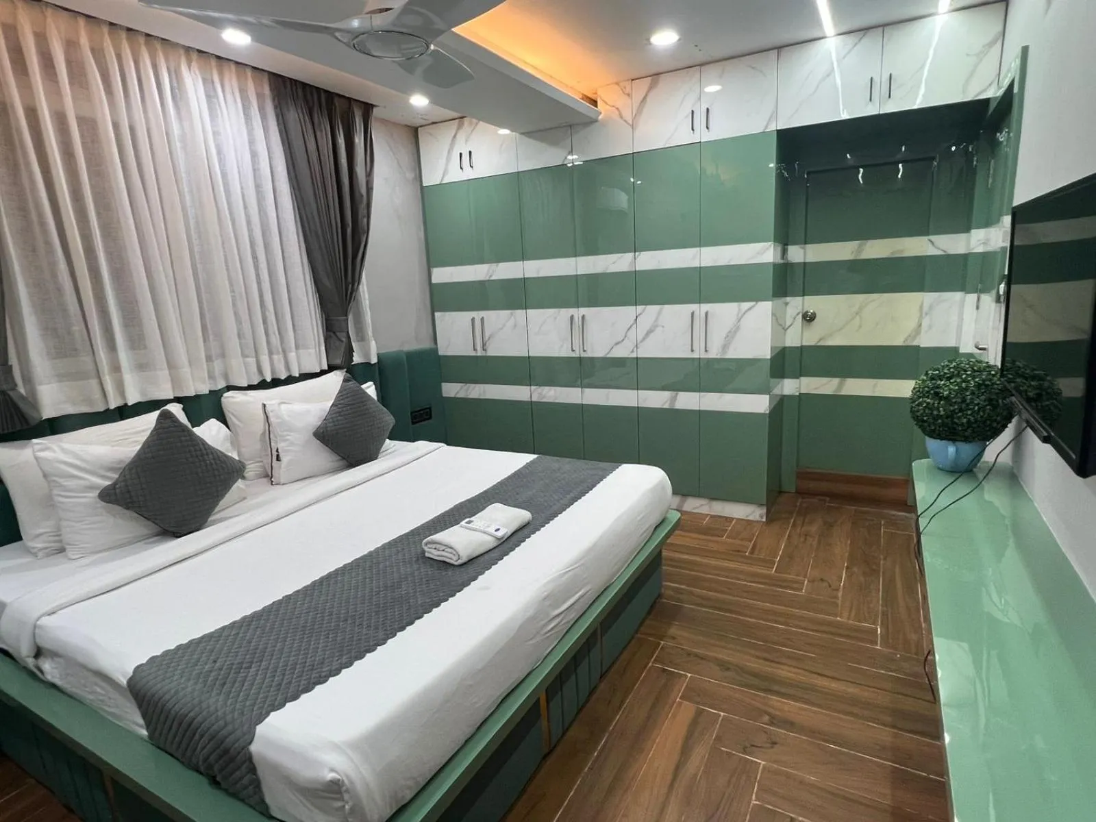 Bedroom, Bed in Wild Wings Premium Hotel