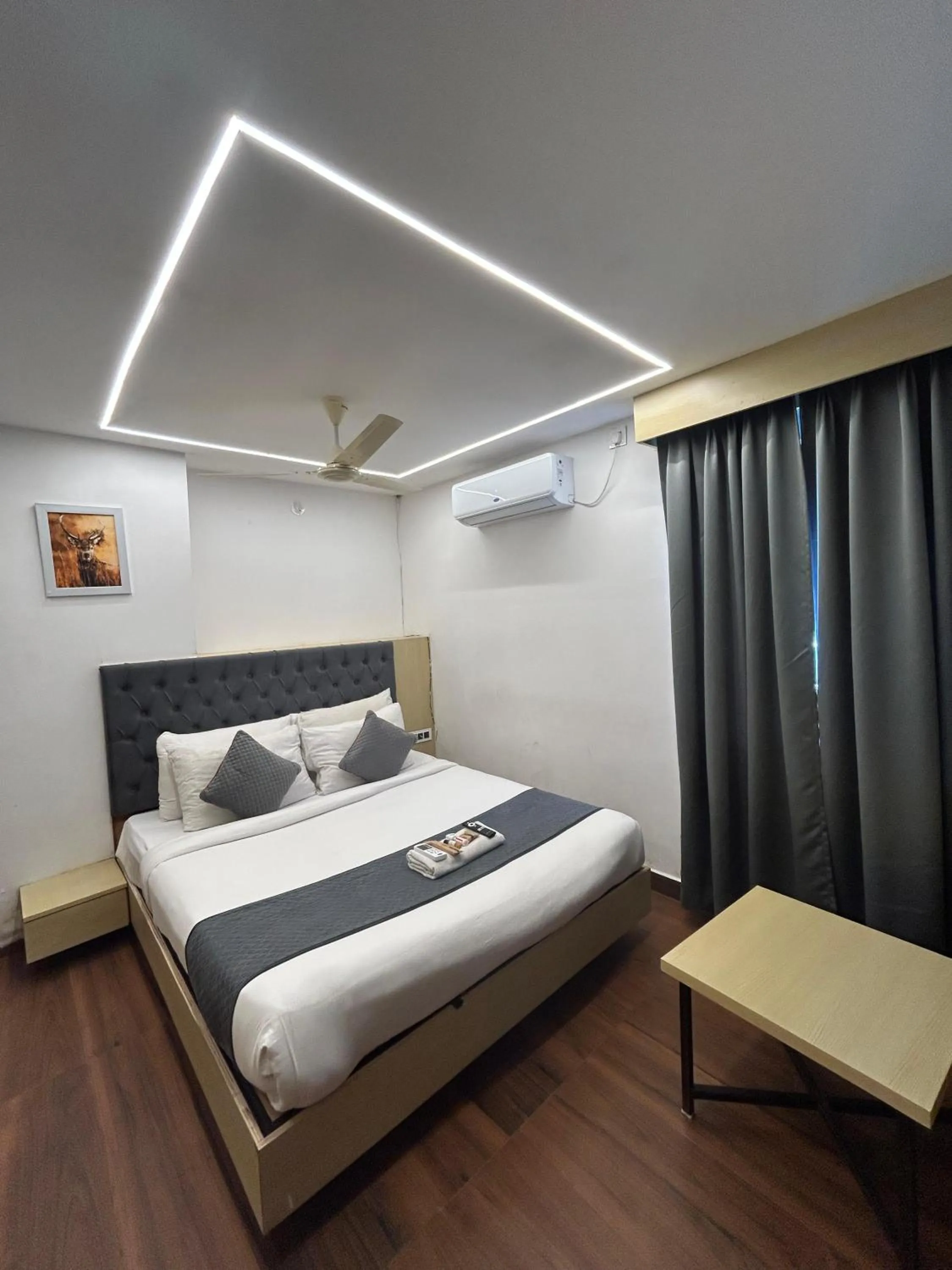 Bedroom, Bed in Wild Wings Premium Hotel
