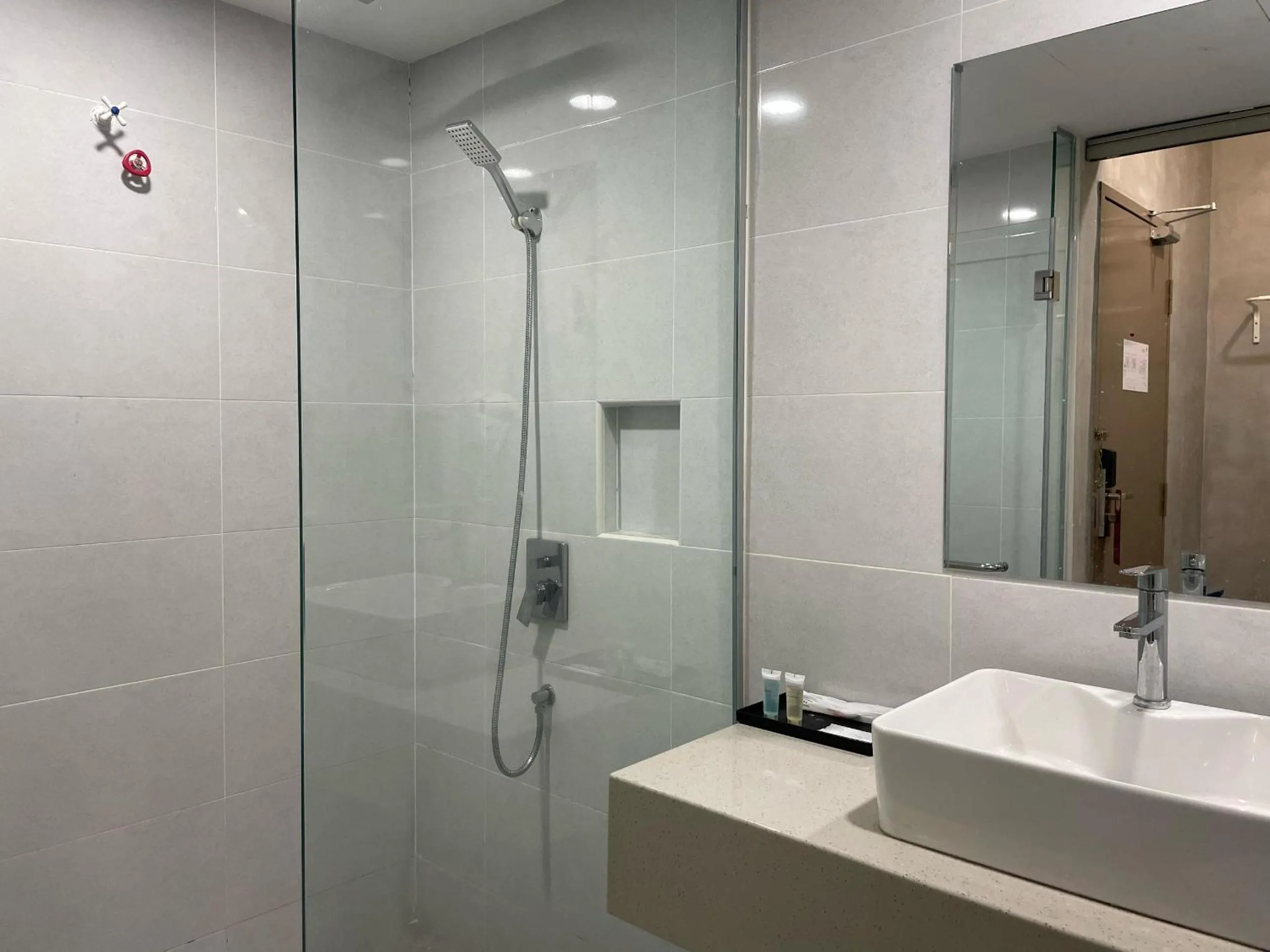 Bathroom in HPY Hotel