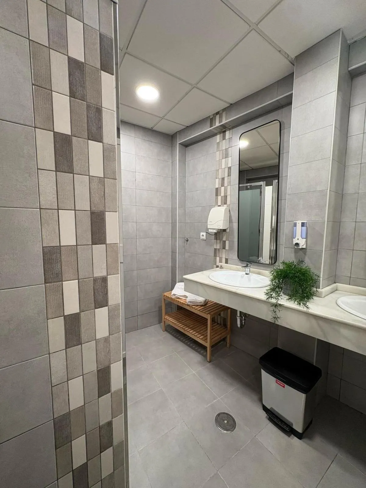 Bathroom in Chinitas Urban Rooms