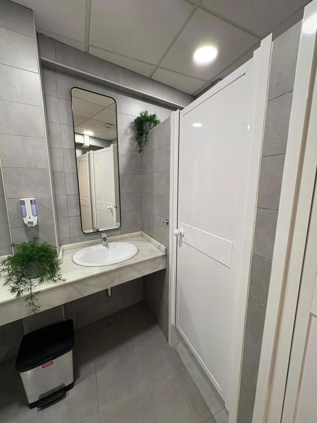 Bathroom in Chinitas Urban Rooms