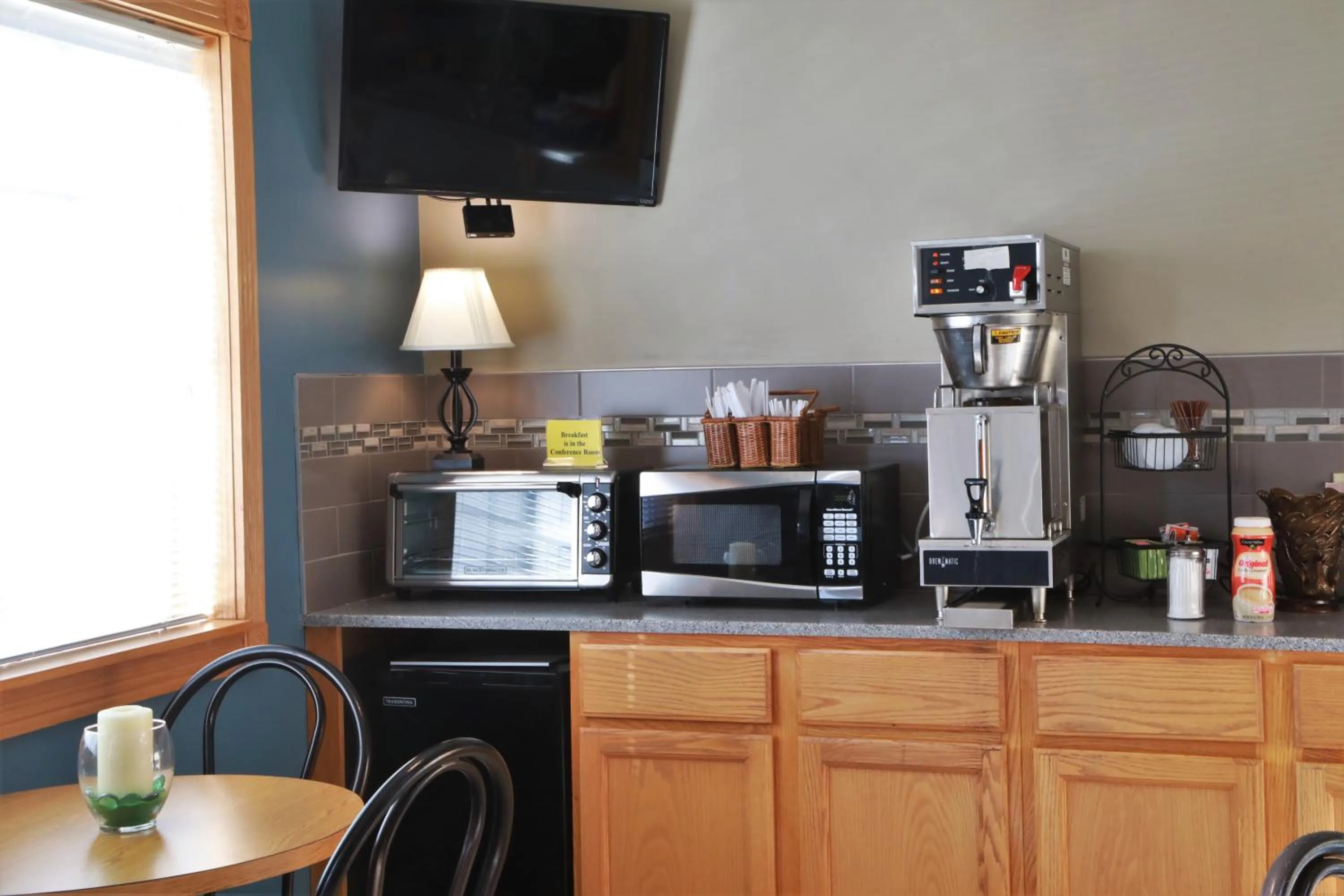 Kitchen or kitchenette in Heritage Inn
