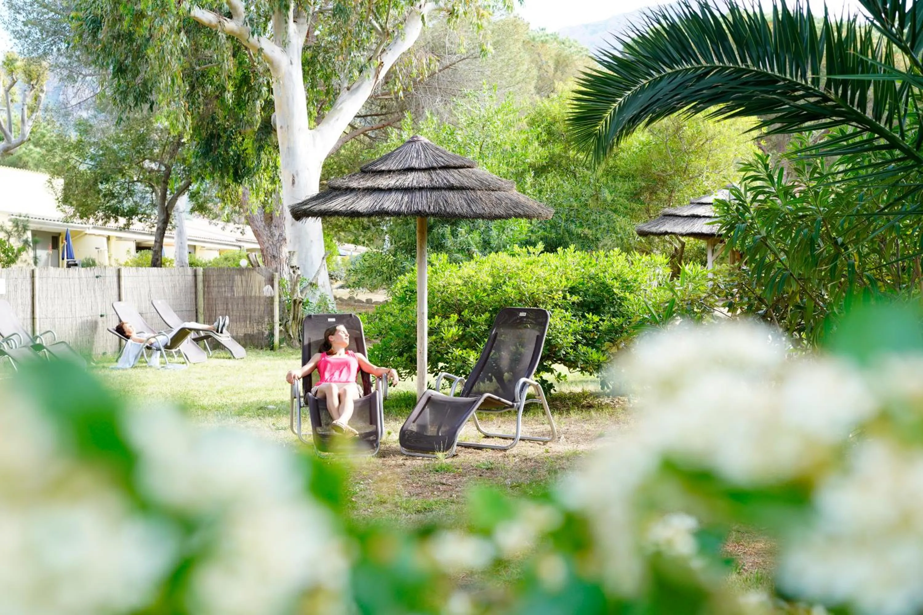 People in Feriendorf zum störrischen Esel