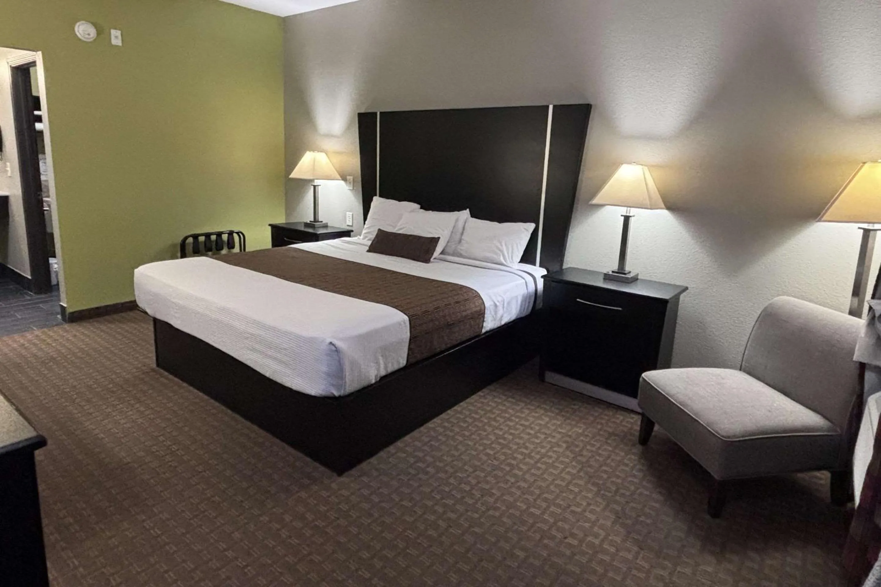 Bedroom, Bed in Rodeway Inn