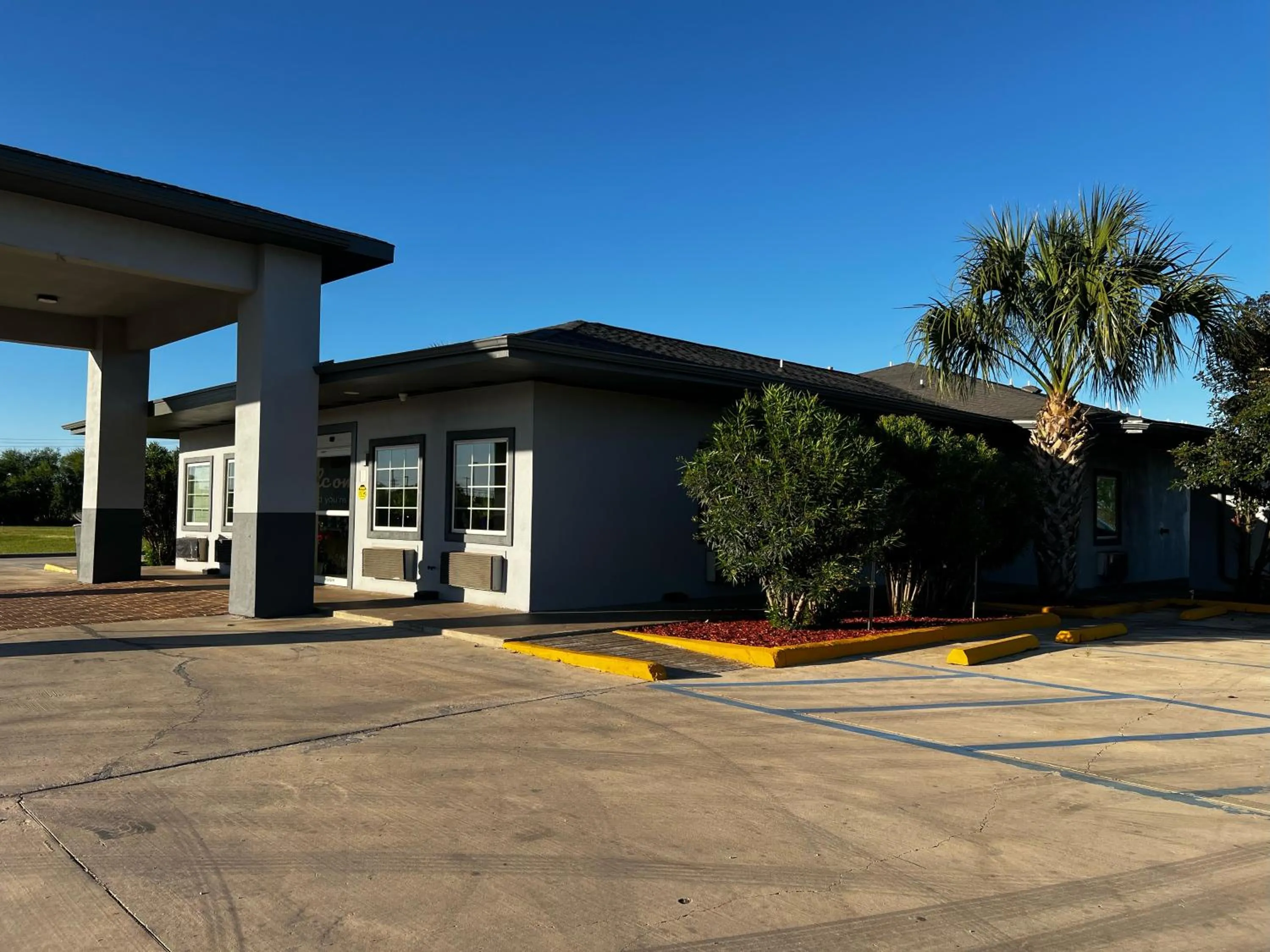 Facade/entrance in Rodeway Inn