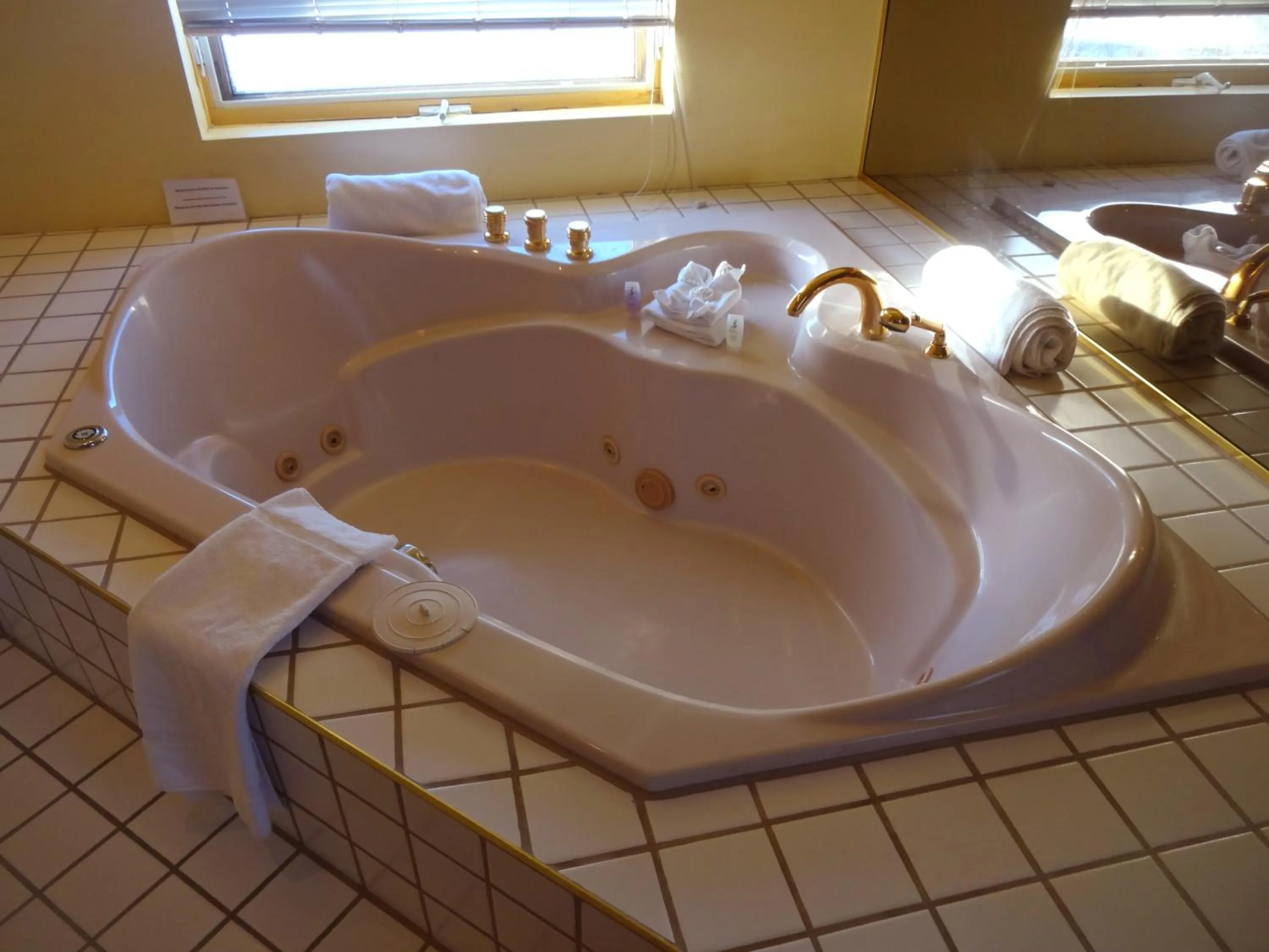 Hot Tub in Hotel Alila