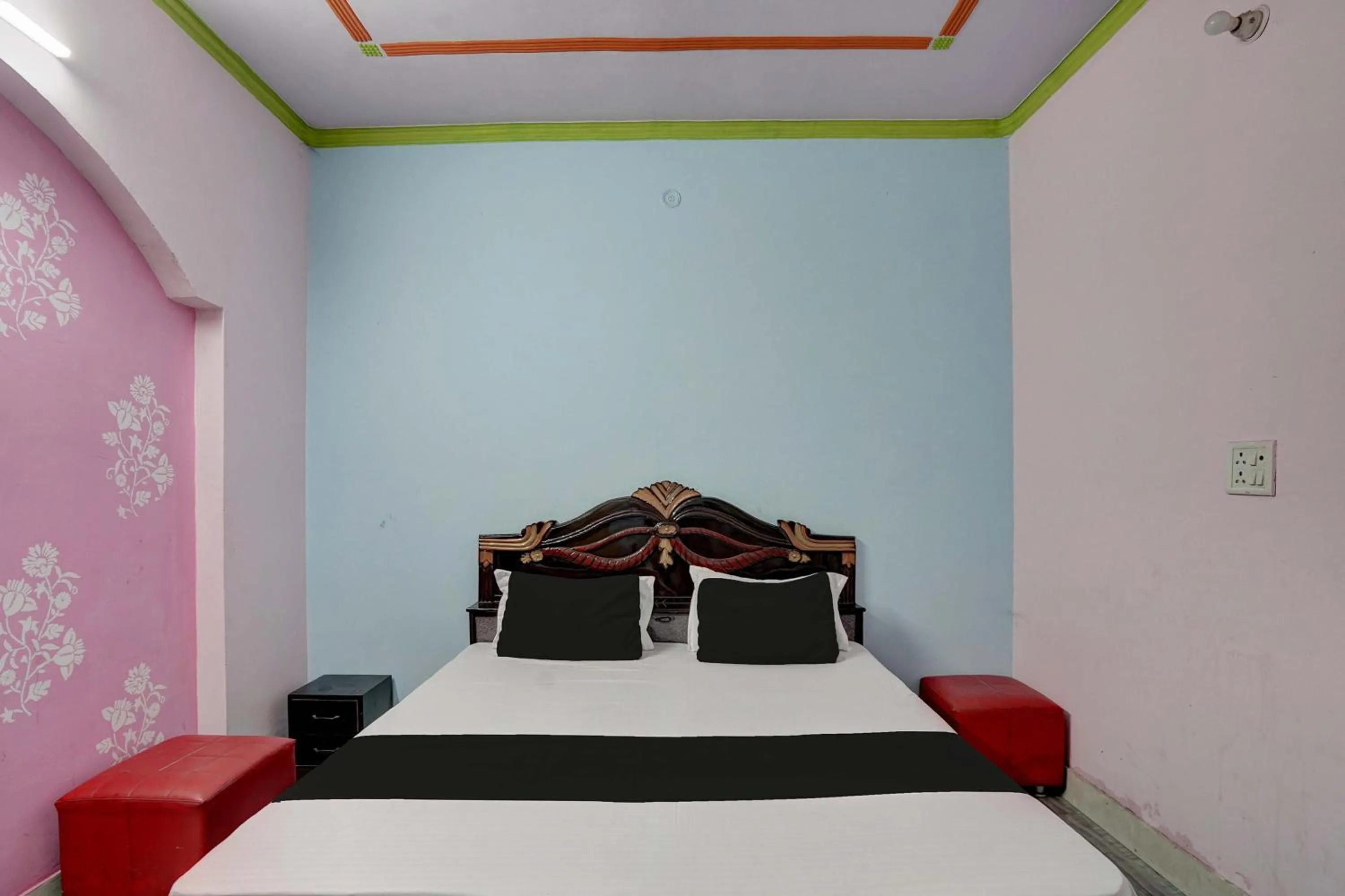 Bedroom in Hotel O RED ROSE HOTEL