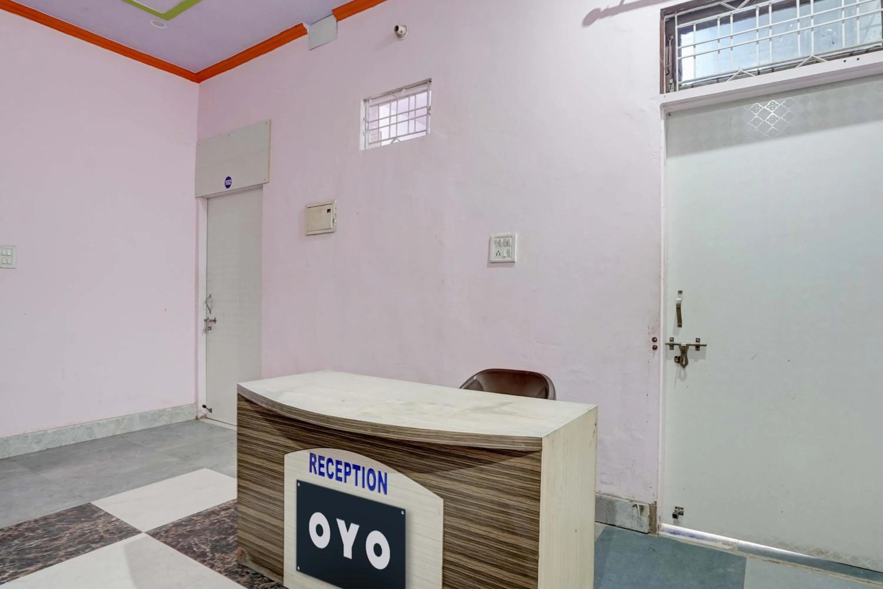 Lobby or reception in Hotel O RED ROSE HOTEL