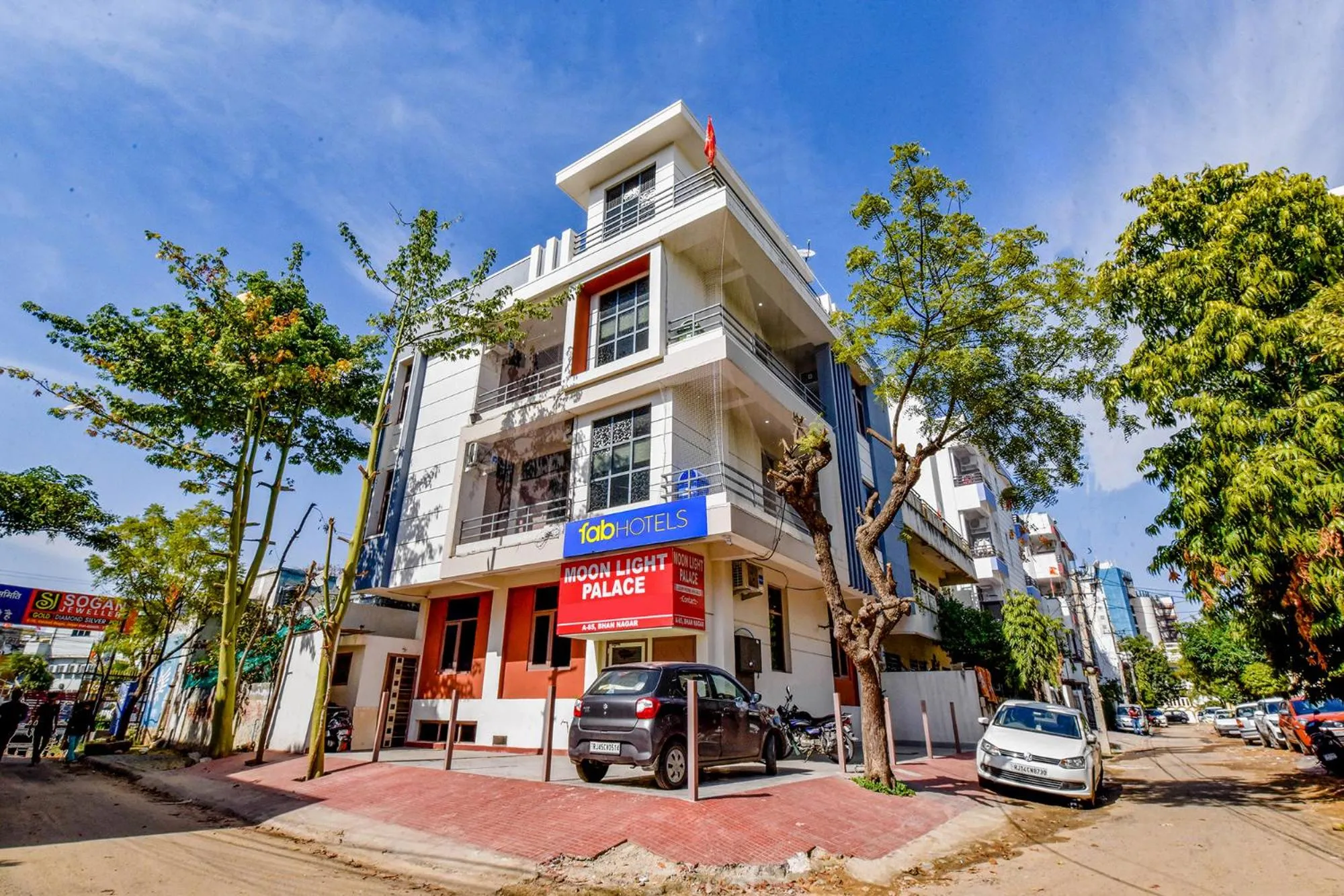 FabHotel Moon Light Palace