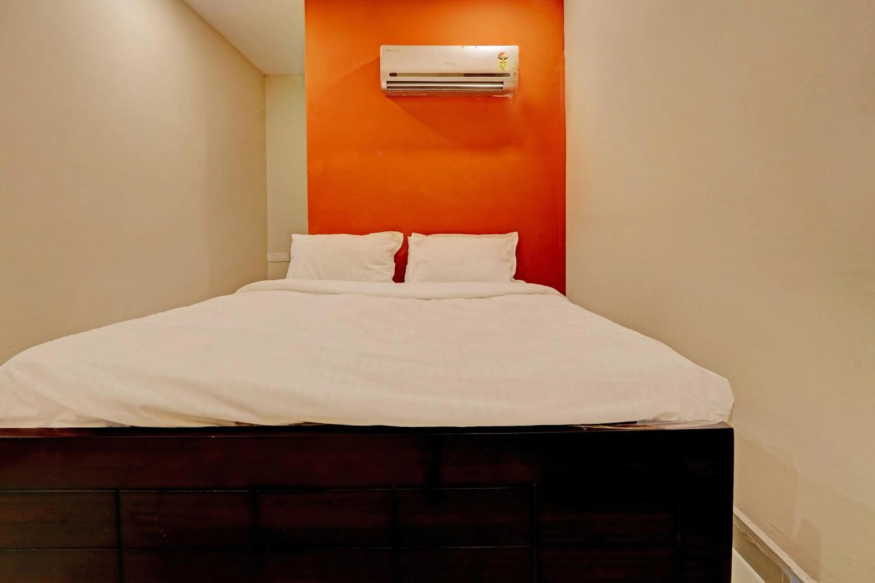 Bedroom in Hotel O Sriman Stay Inn