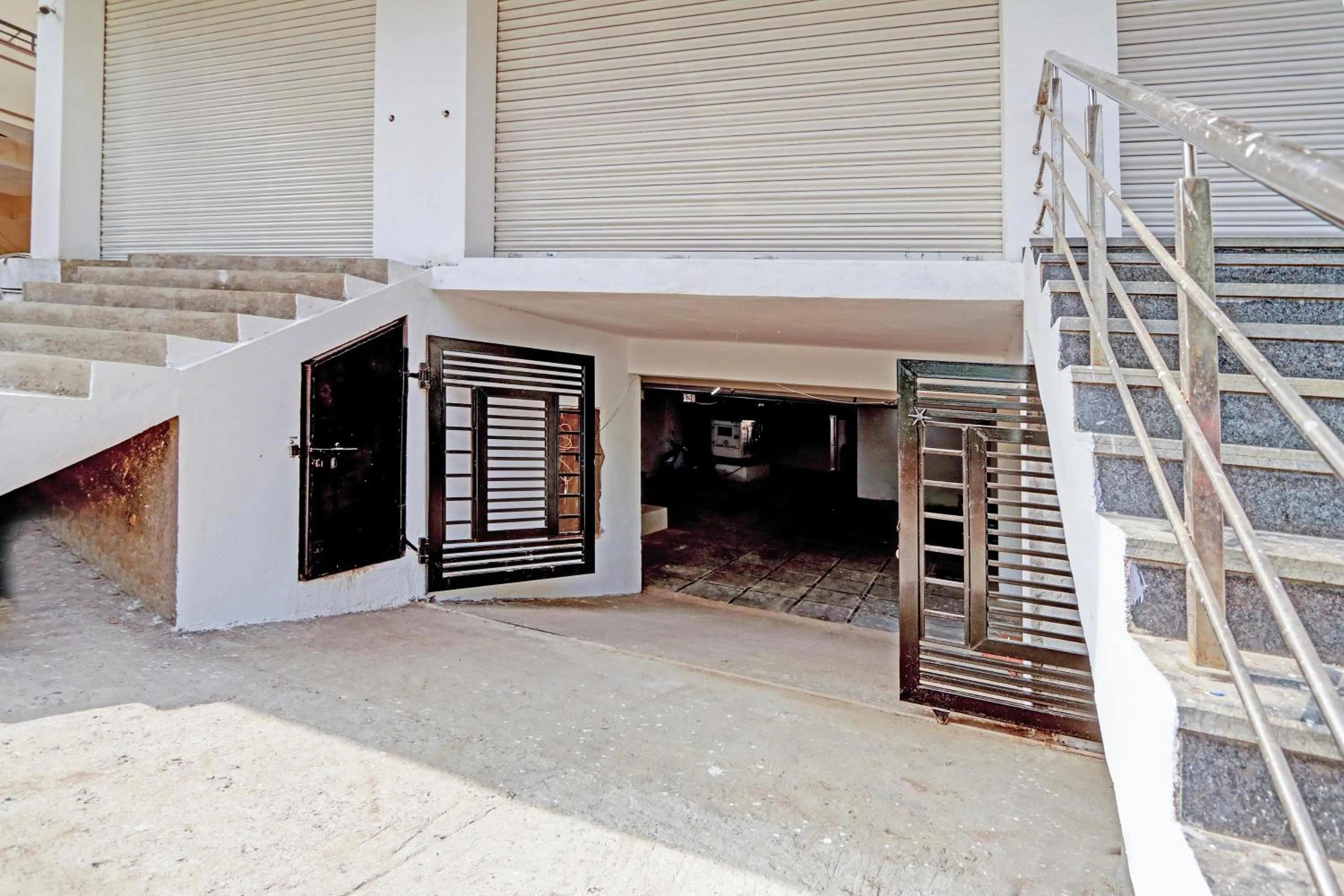 Facade/entrance in Hotel O Sriman Stay Inn