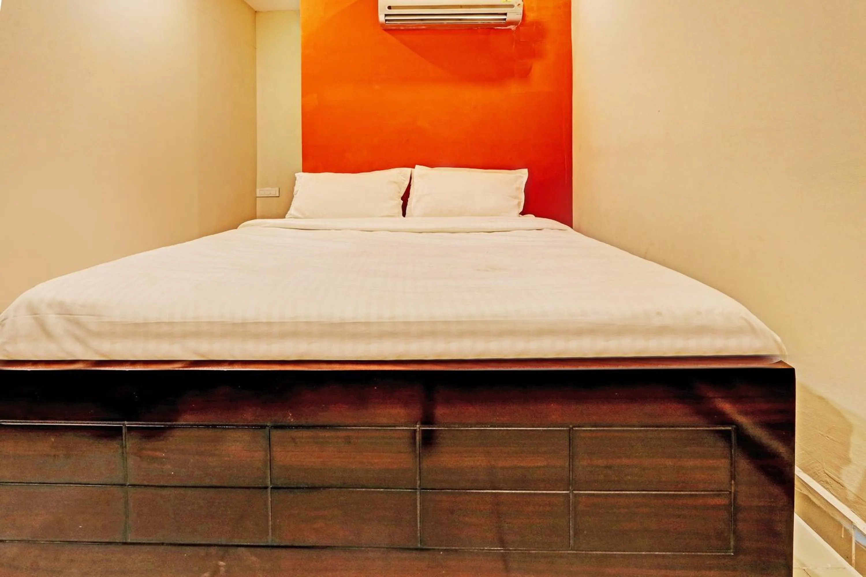 Bedroom in Hotel O Sriman Stay Inn