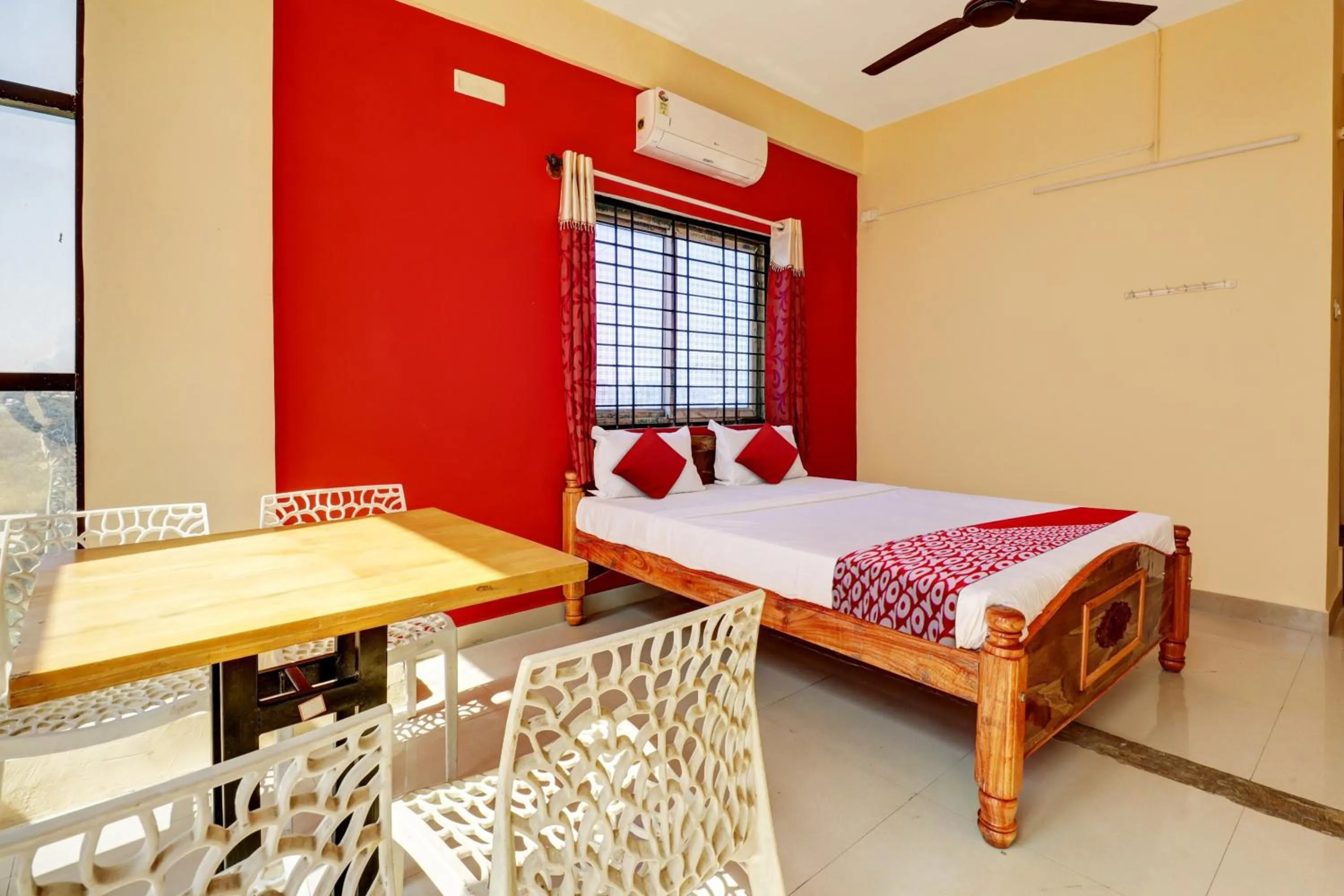 Bedroom, Bed in Hotel O S.L.V Boarding & Lodging