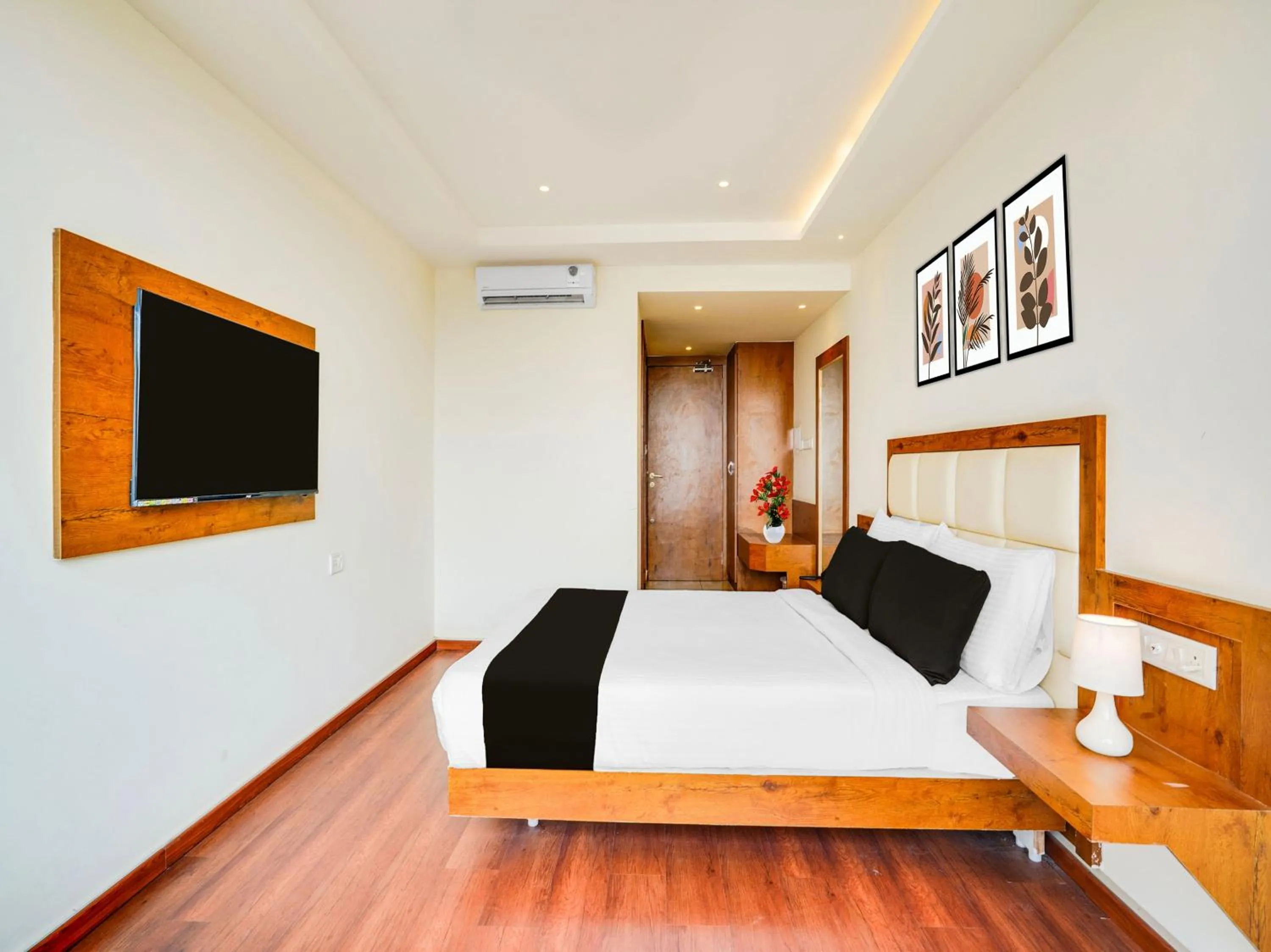 Bedroom, Bed in Super Townhouse Ramamurthy Nagar West Formerly Phoenix Hotel