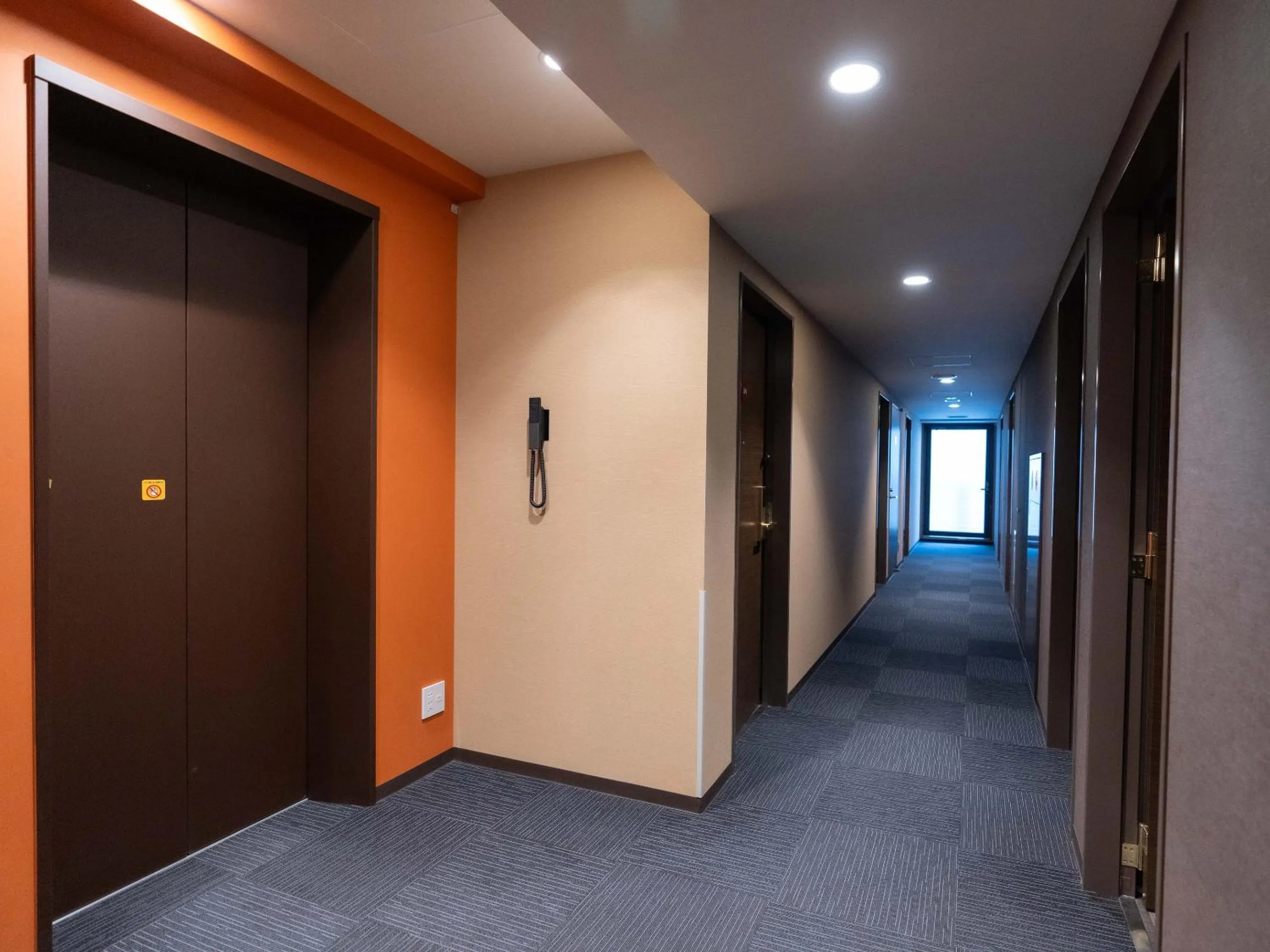 elevator in Hotel Sanrriott Shinsaibashi