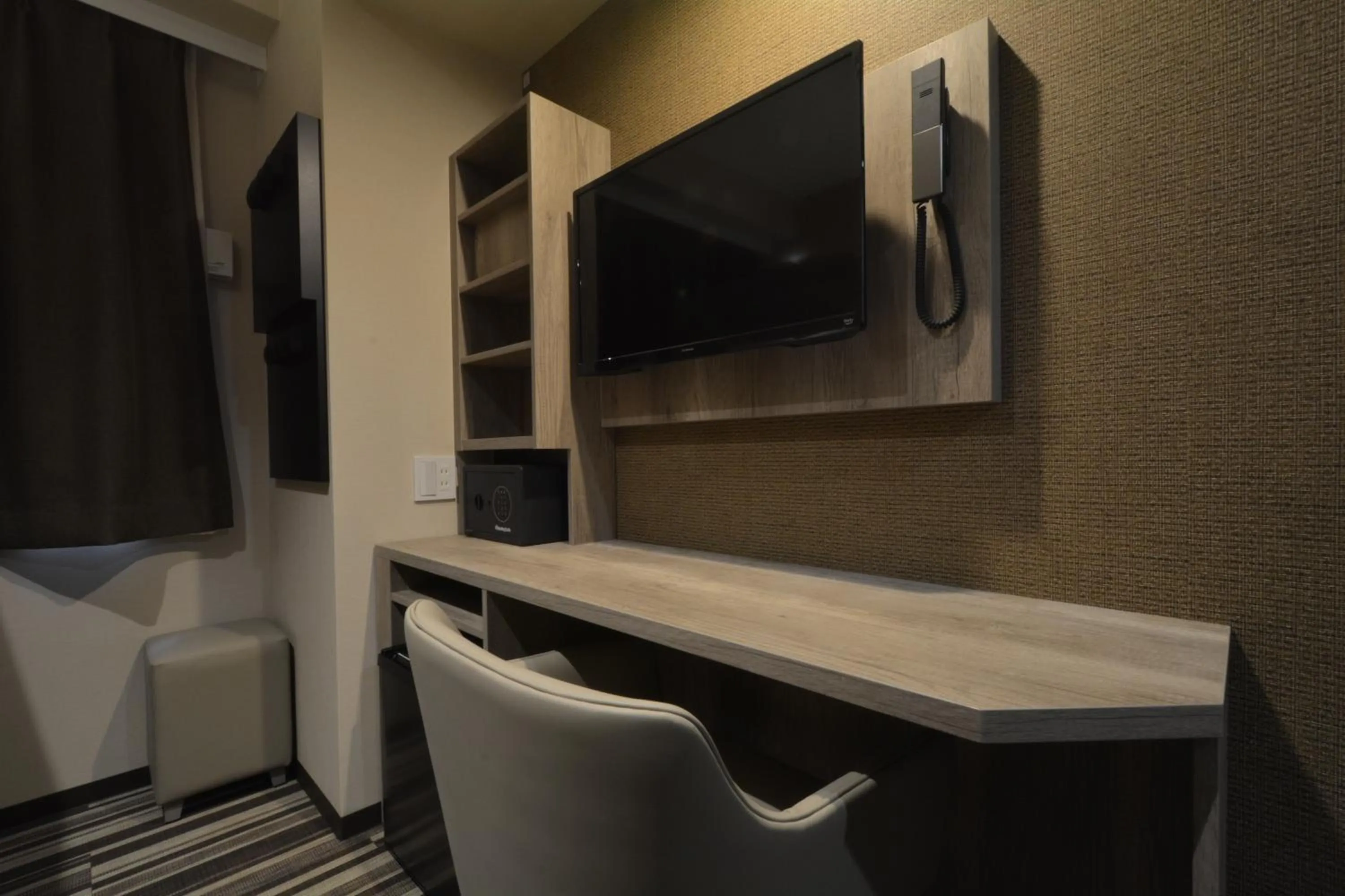 hair dresser in Hotel Sanrriott Shinsaibashi