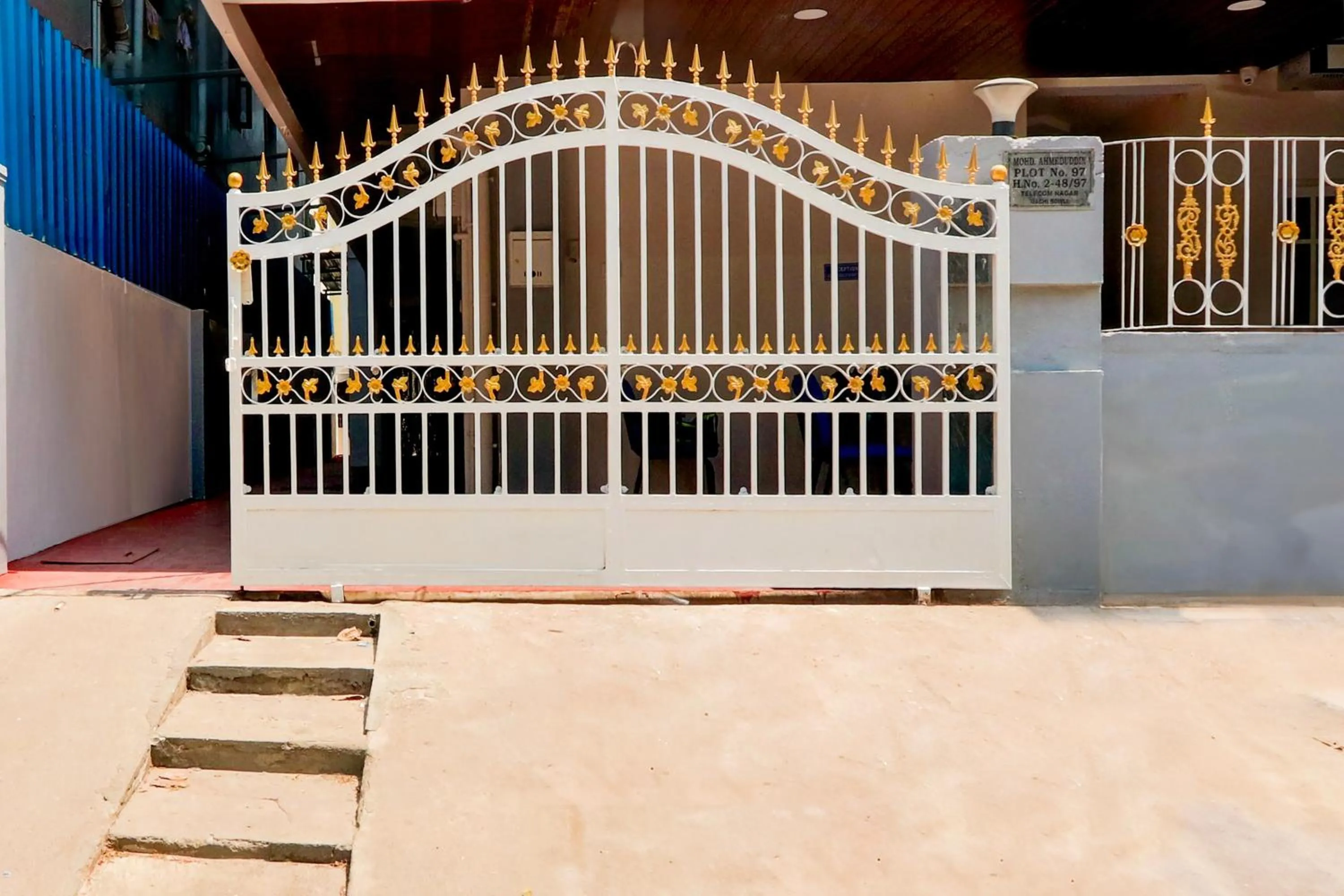 Facade/entrance in Super Collection O Sri Balaji Luxury rooms