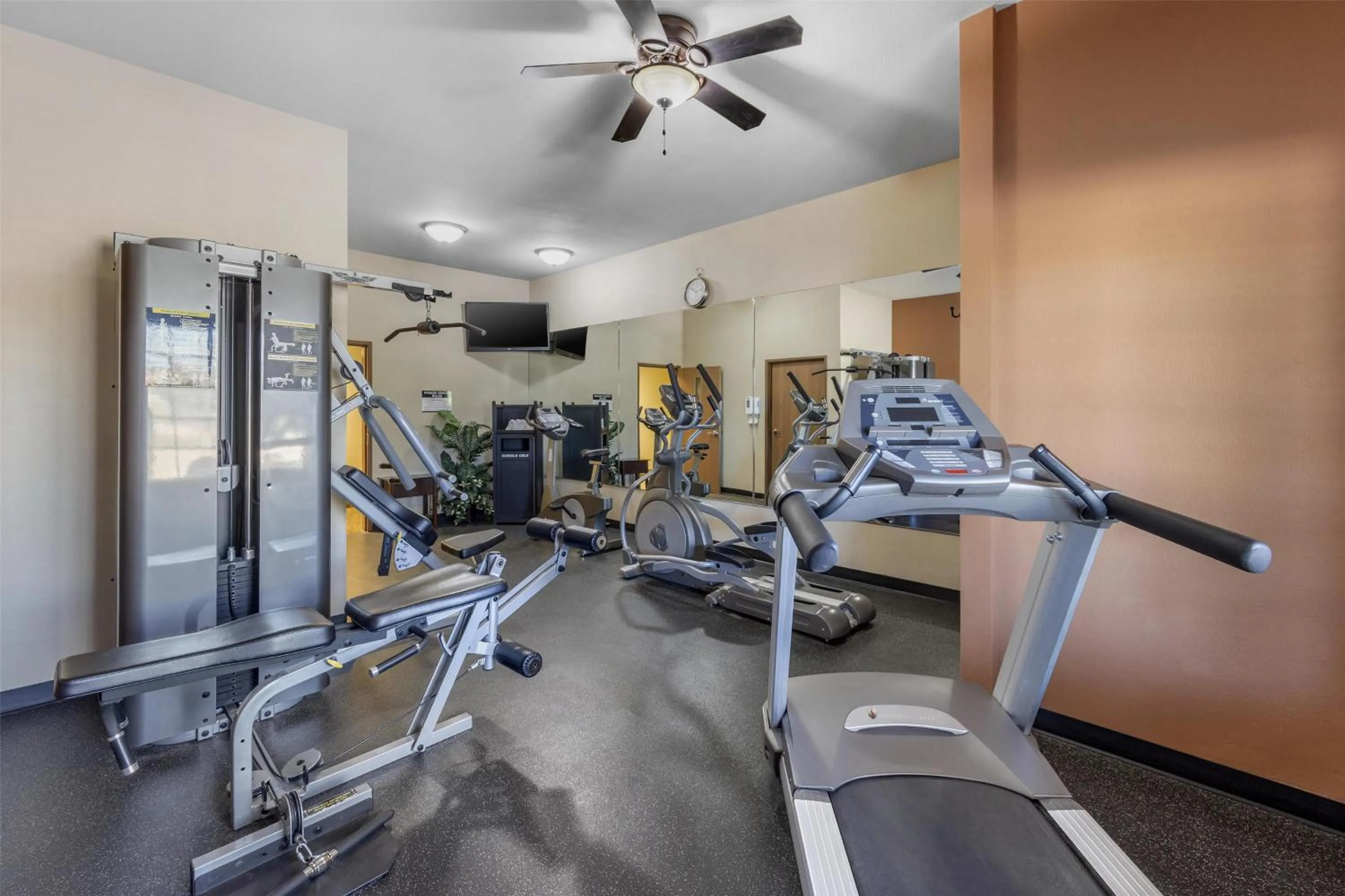 Fitness centre/facilities in Best Western North Edge Inn