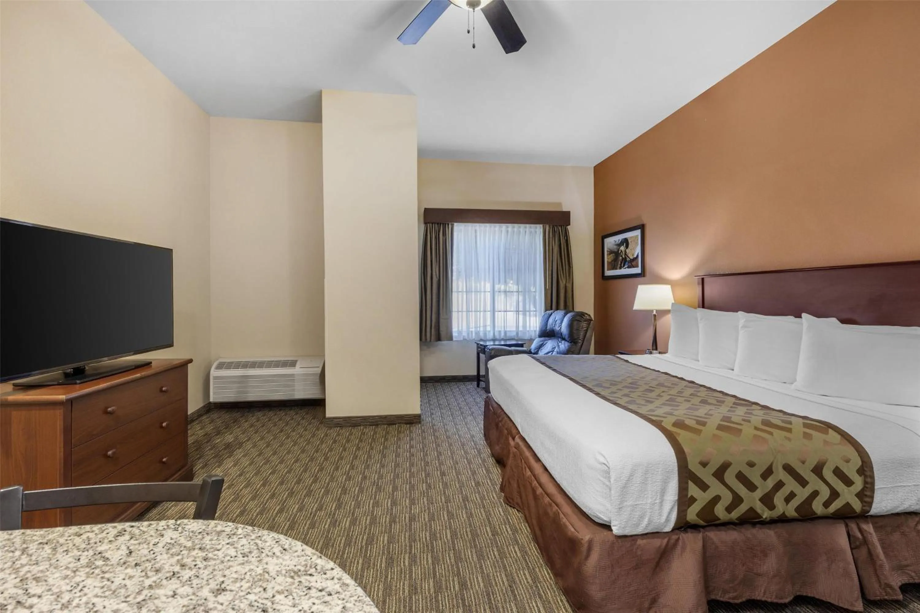 Bedroom, Bed in Best Western North Edge Inn