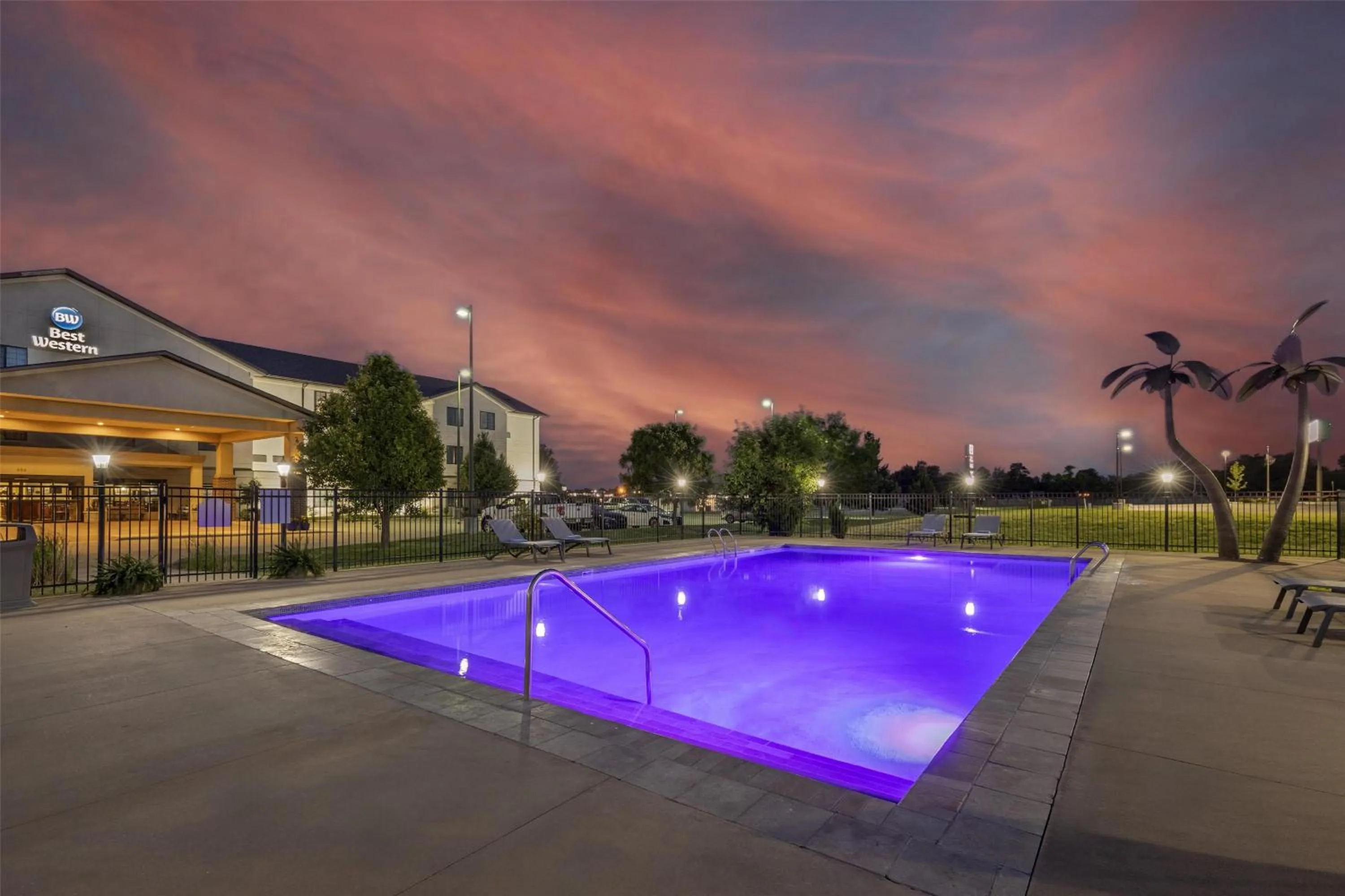 Pool view in Best Western North Edge Inn