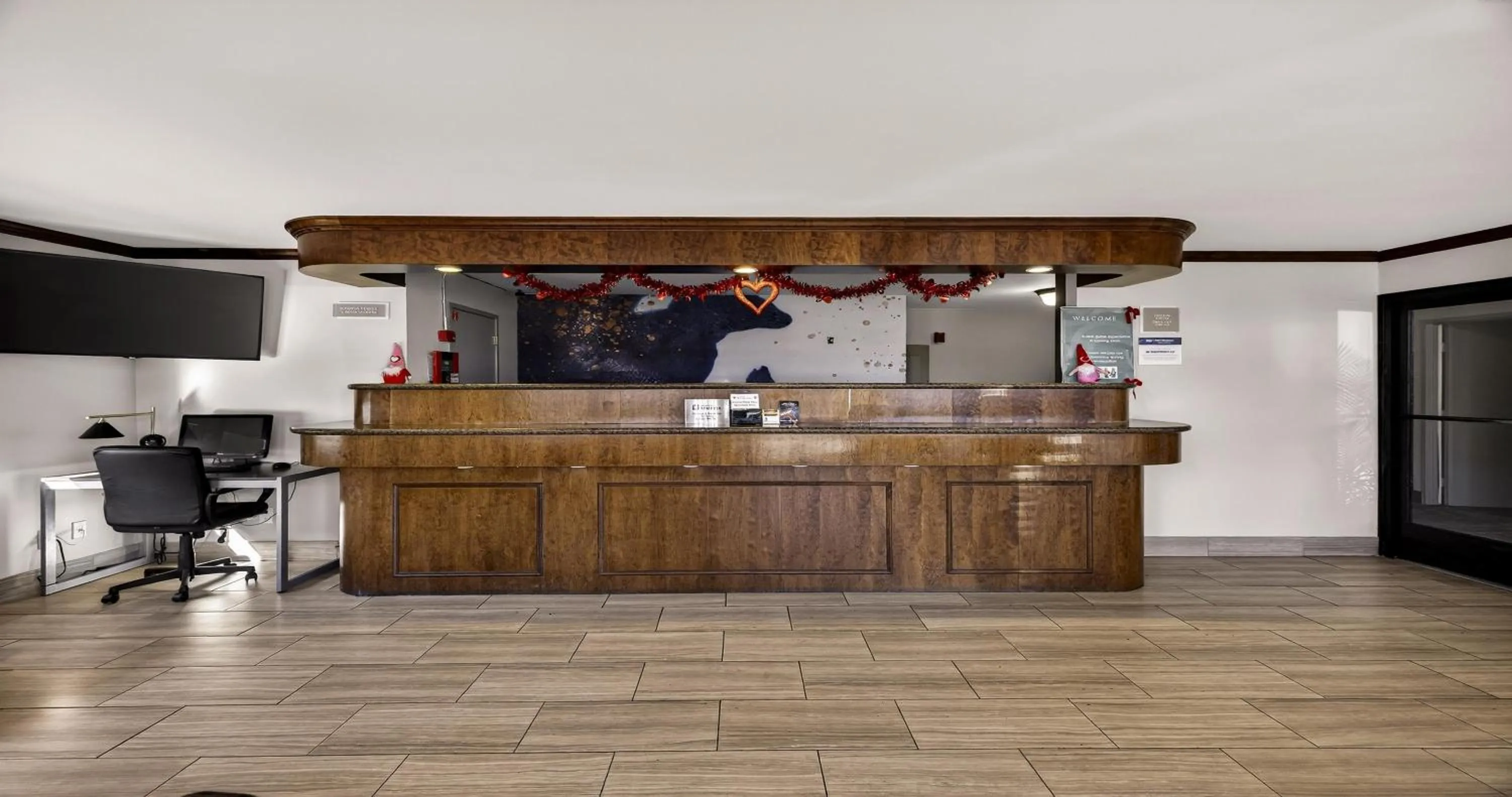 Lobby or reception in Best Western Amador Inn