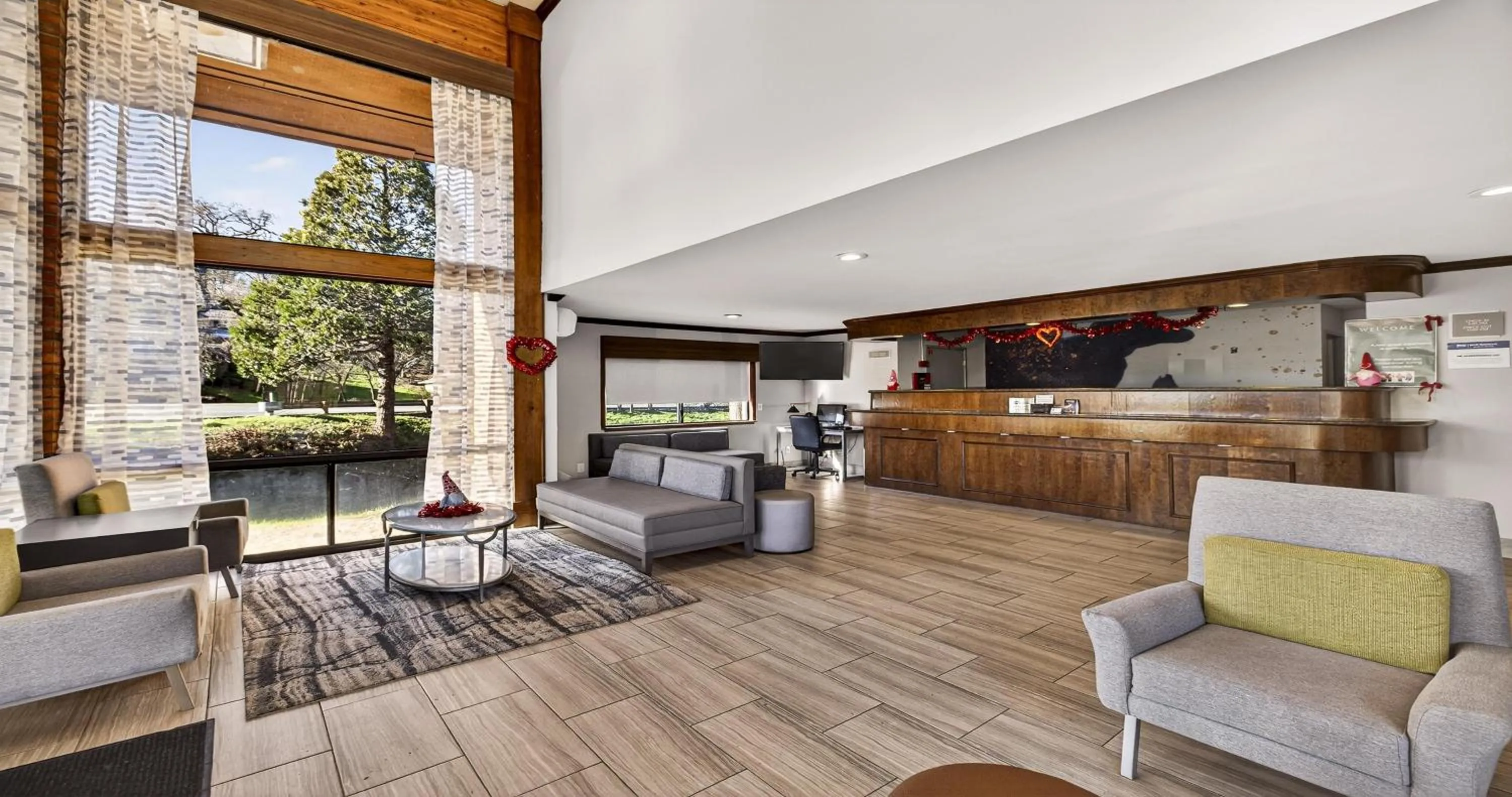 Lobby or reception in Best Western Amador Inn