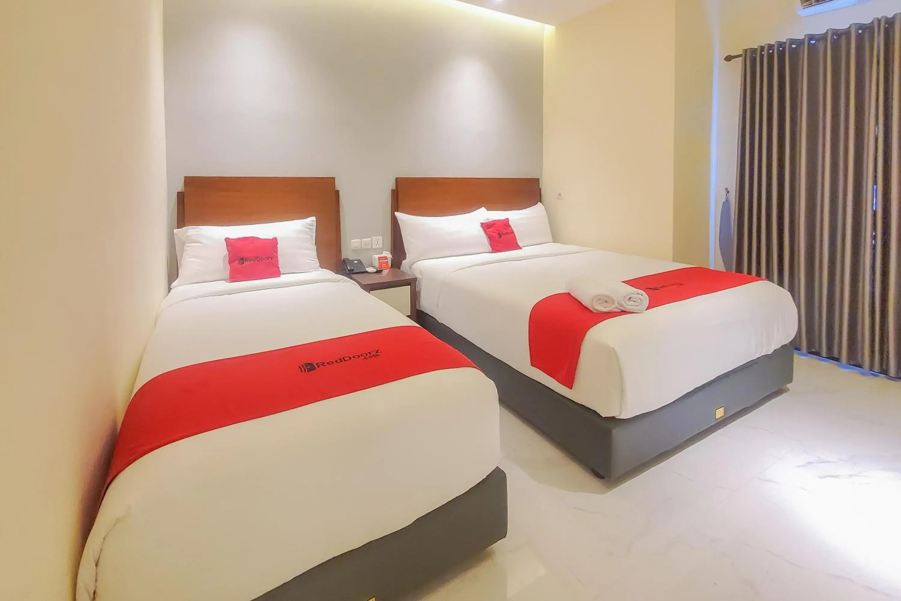 Suite in RedDoorz Plus @ UNO Jalan Merak Samarinda Suite in RedDoorz Plus @ UNO Jalan Merak Samarinda