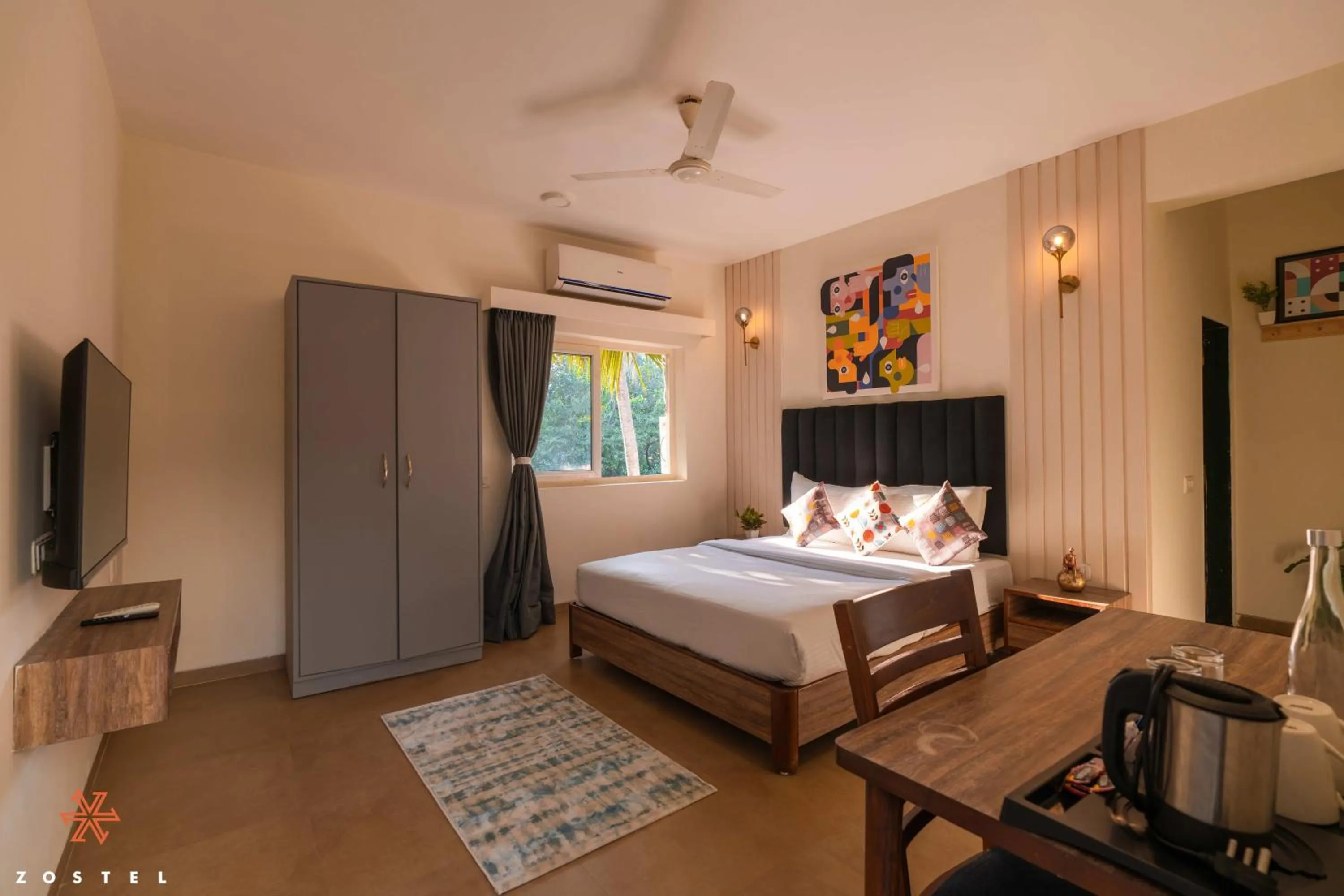 TV and multimedia, Bed in Zostel Goa, Anjuna