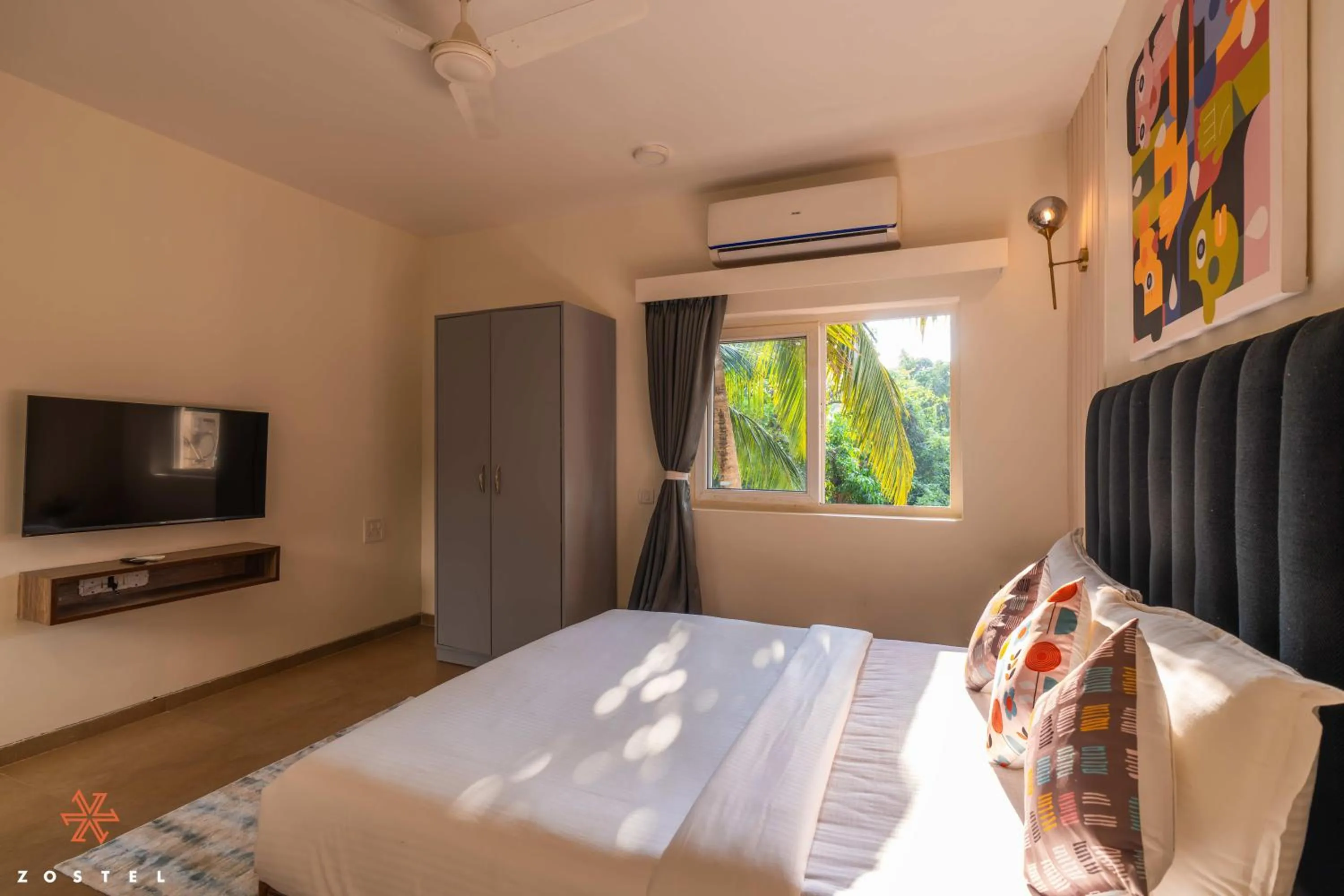 Bed in Zostel Goa, Anjuna