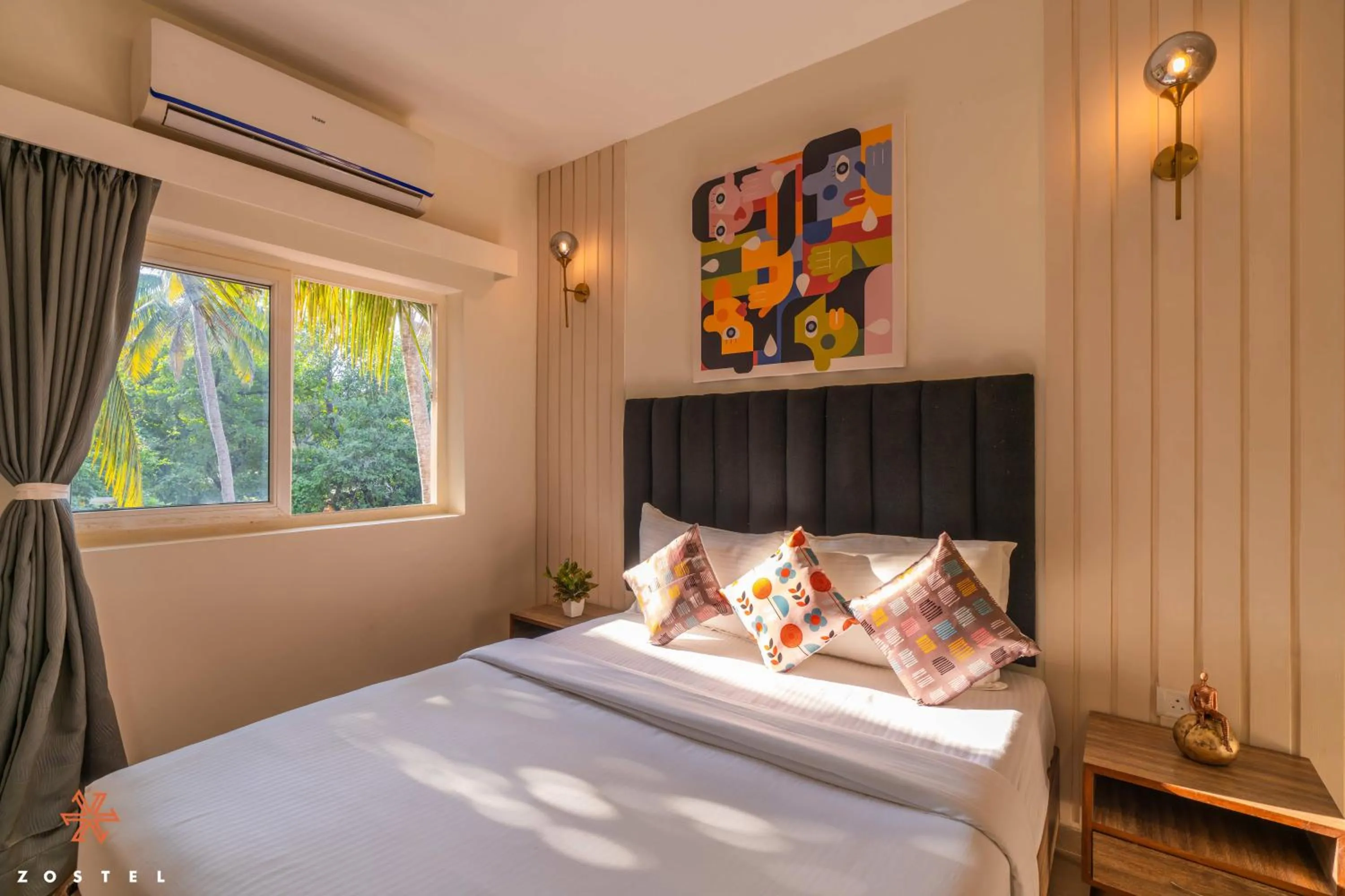 Bed in Zostel Goa, Anjuna