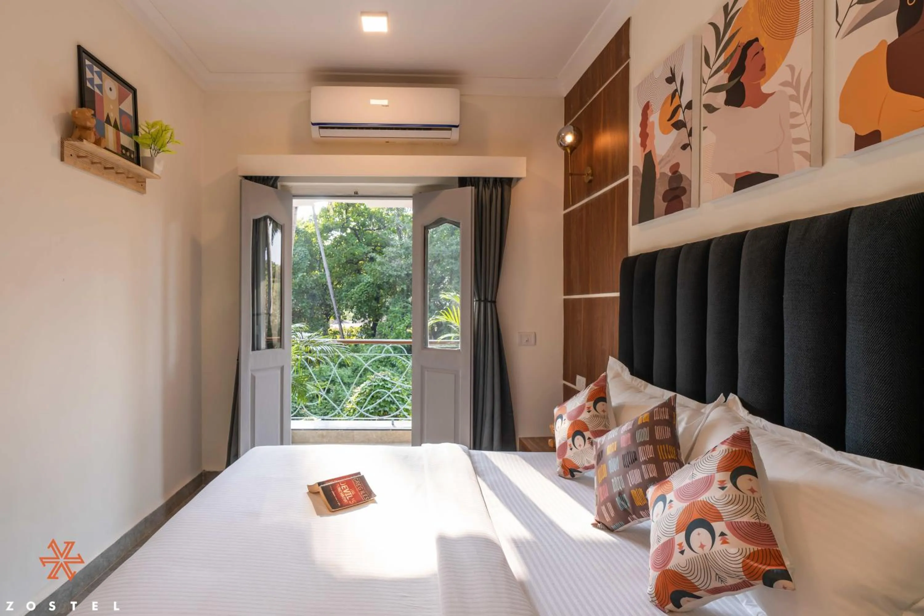 Bed in Zostel Goa, Anjuna