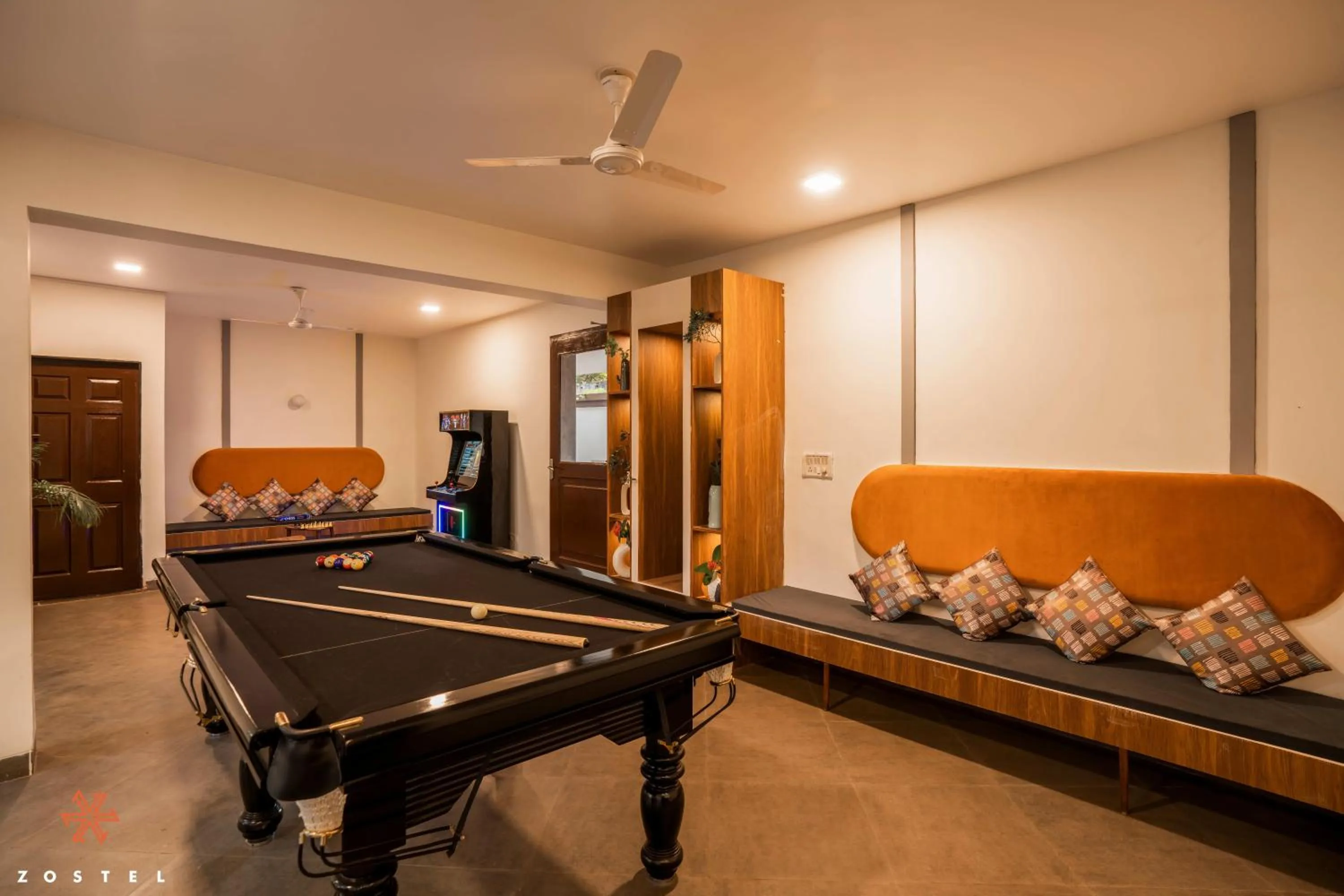 Communal lounge/ TV room in Zostel Goa, Anjuna