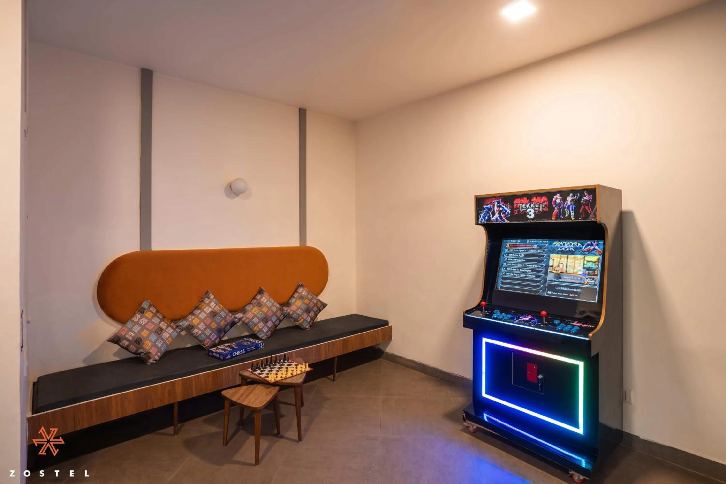 Communal lounge/ TV room in Zostel Goa, Anjuna