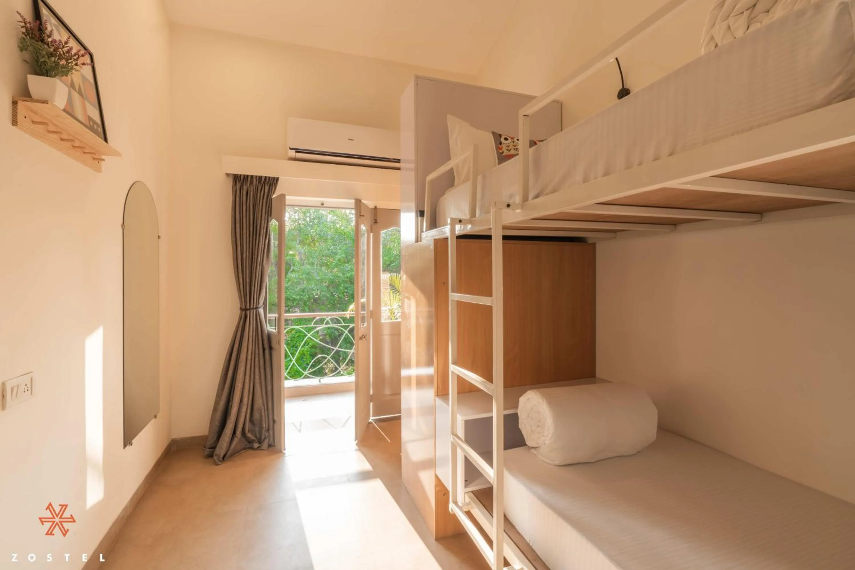 bunk bed, Bed in Zostel Goa, Anjuna
