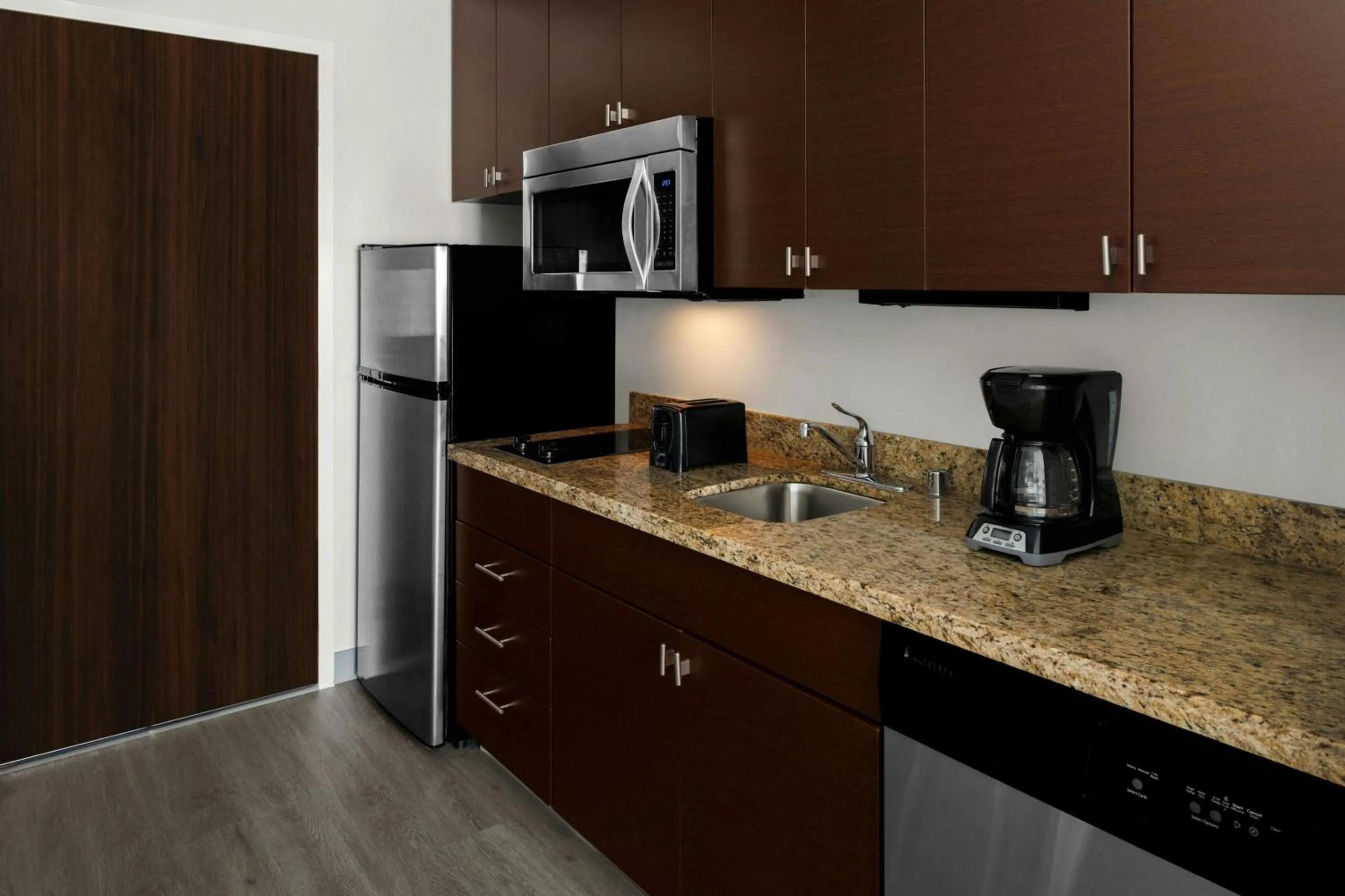 Kitchen or kitchenette in TownePlace Suites by Marriott Anchorage Midtown