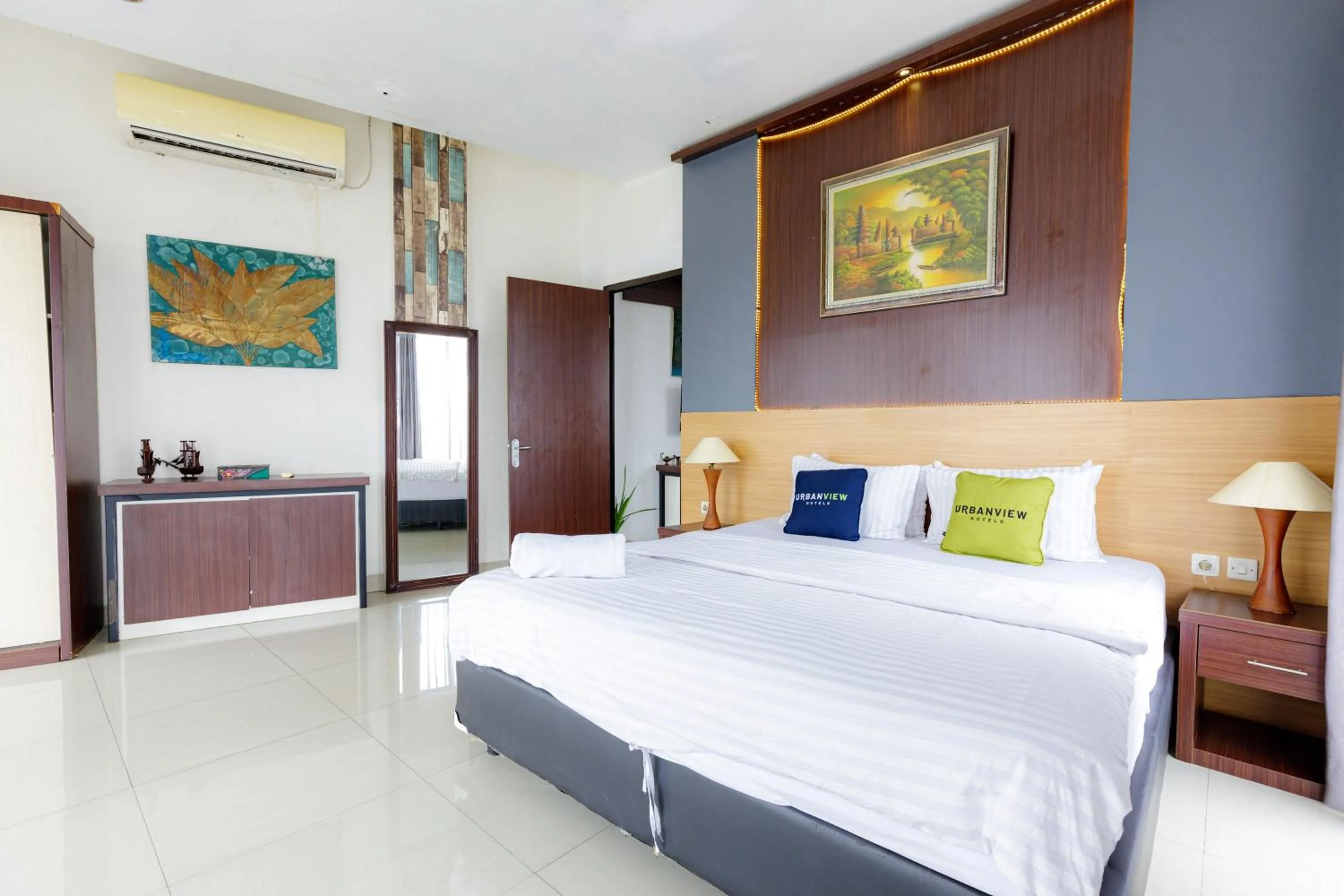 Bedroom, Bed in Urbanview SRB near Mall Ciputra Cibubur by RedDoorz