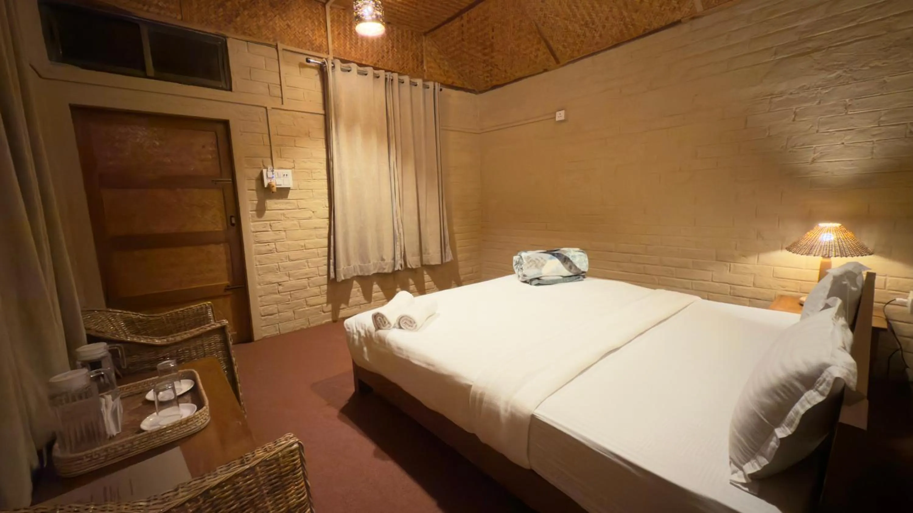 Bedroom, Bed in HABITAS RHINO BY NATURE HUNT