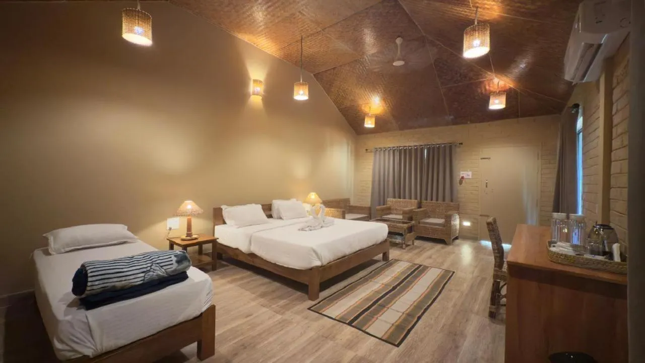 Photo of the whole room, Bed in HABITAS RHINO BY NATURE HUNT