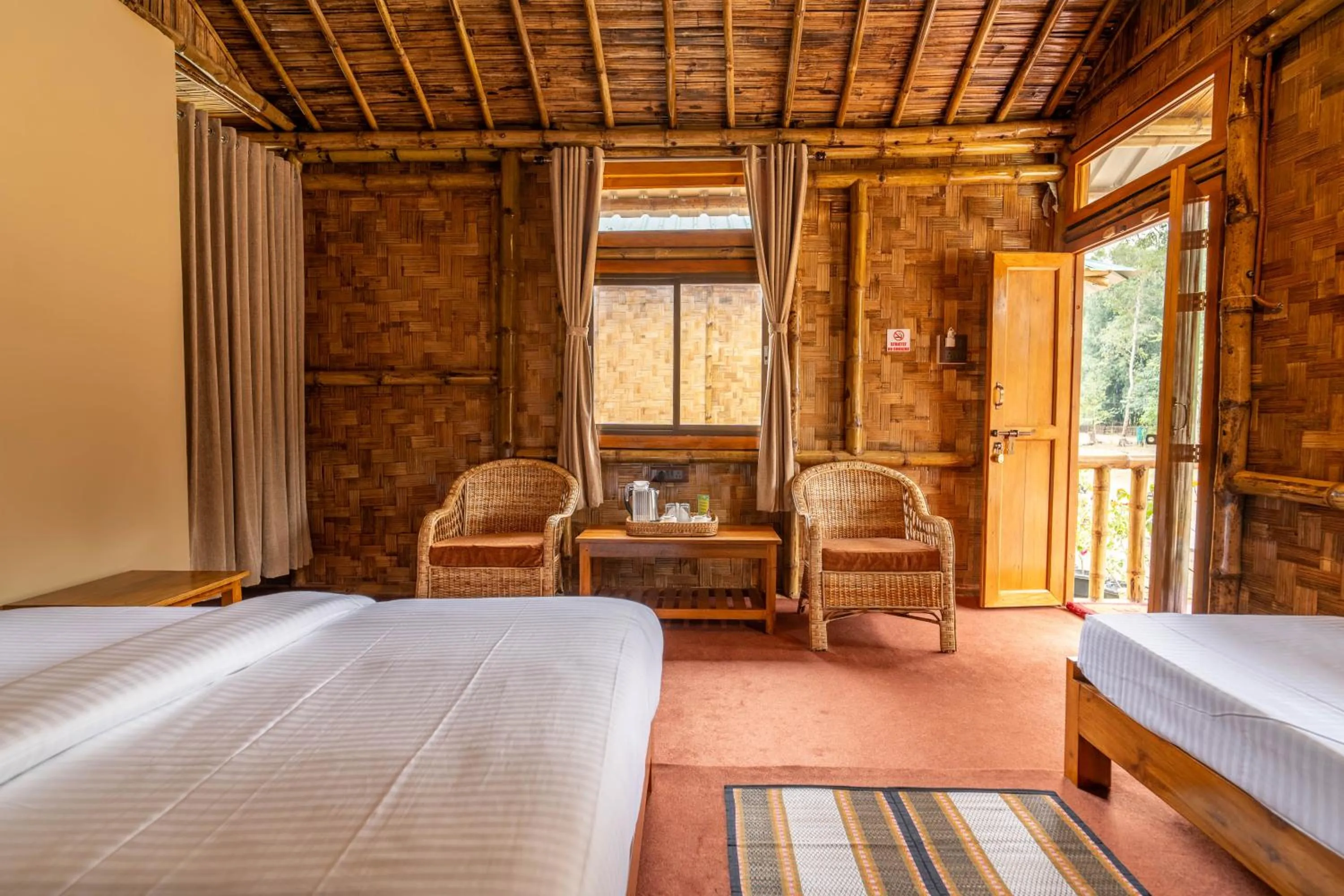 Property building, Bed in HABITAS RHINO BY NATURE HUNT