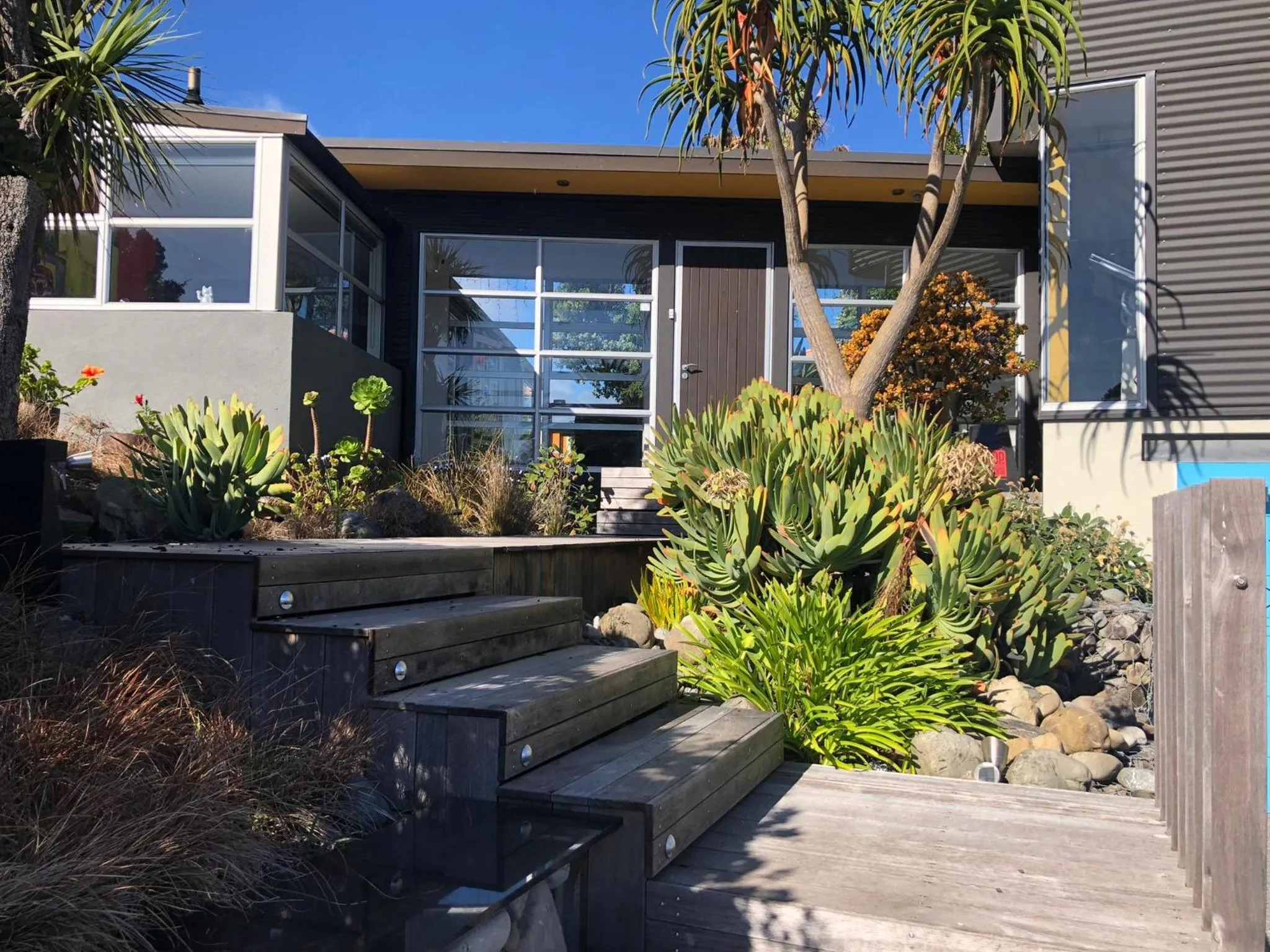 Facade/entrance in Top Floor Bed and Breakfast
