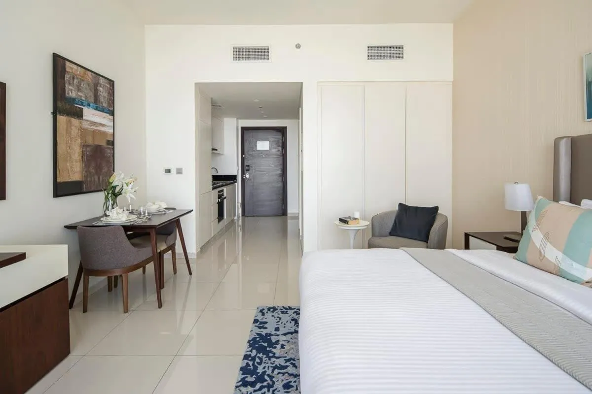 Bed in Frank Porter - Avanti Tower