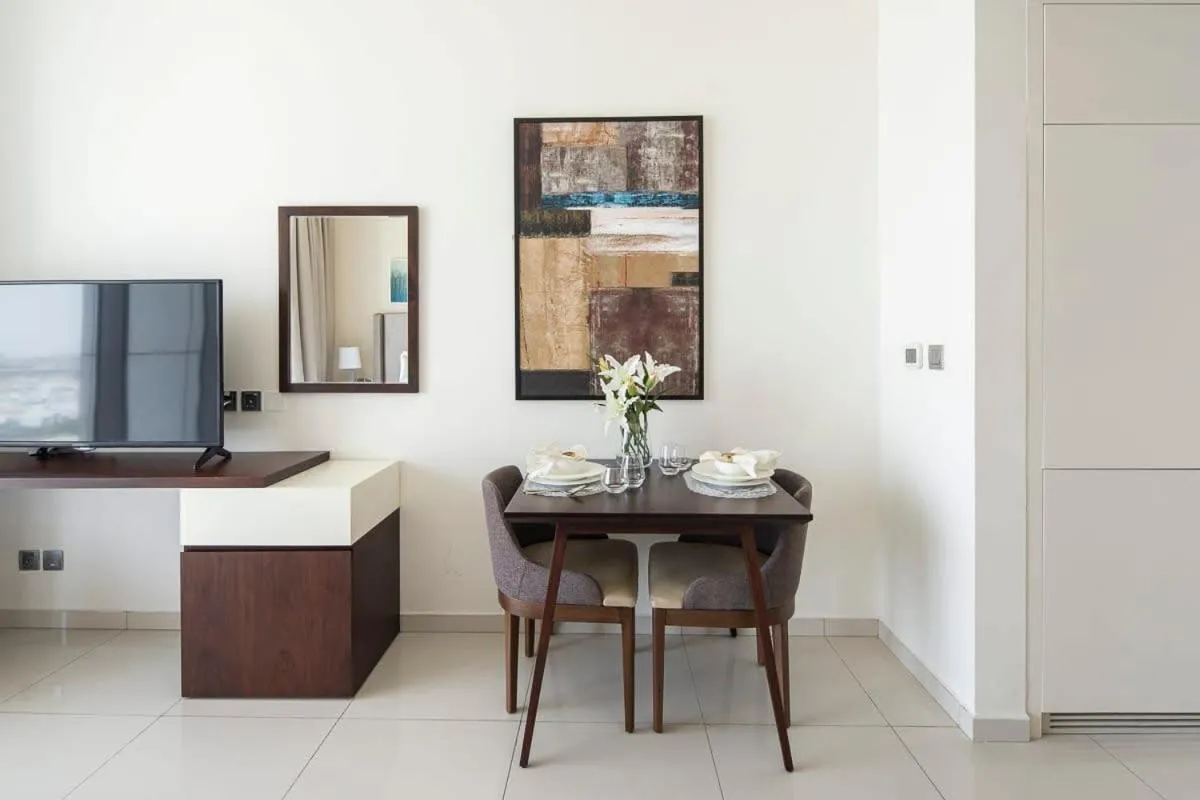 Frank Porter - Avanti Tower