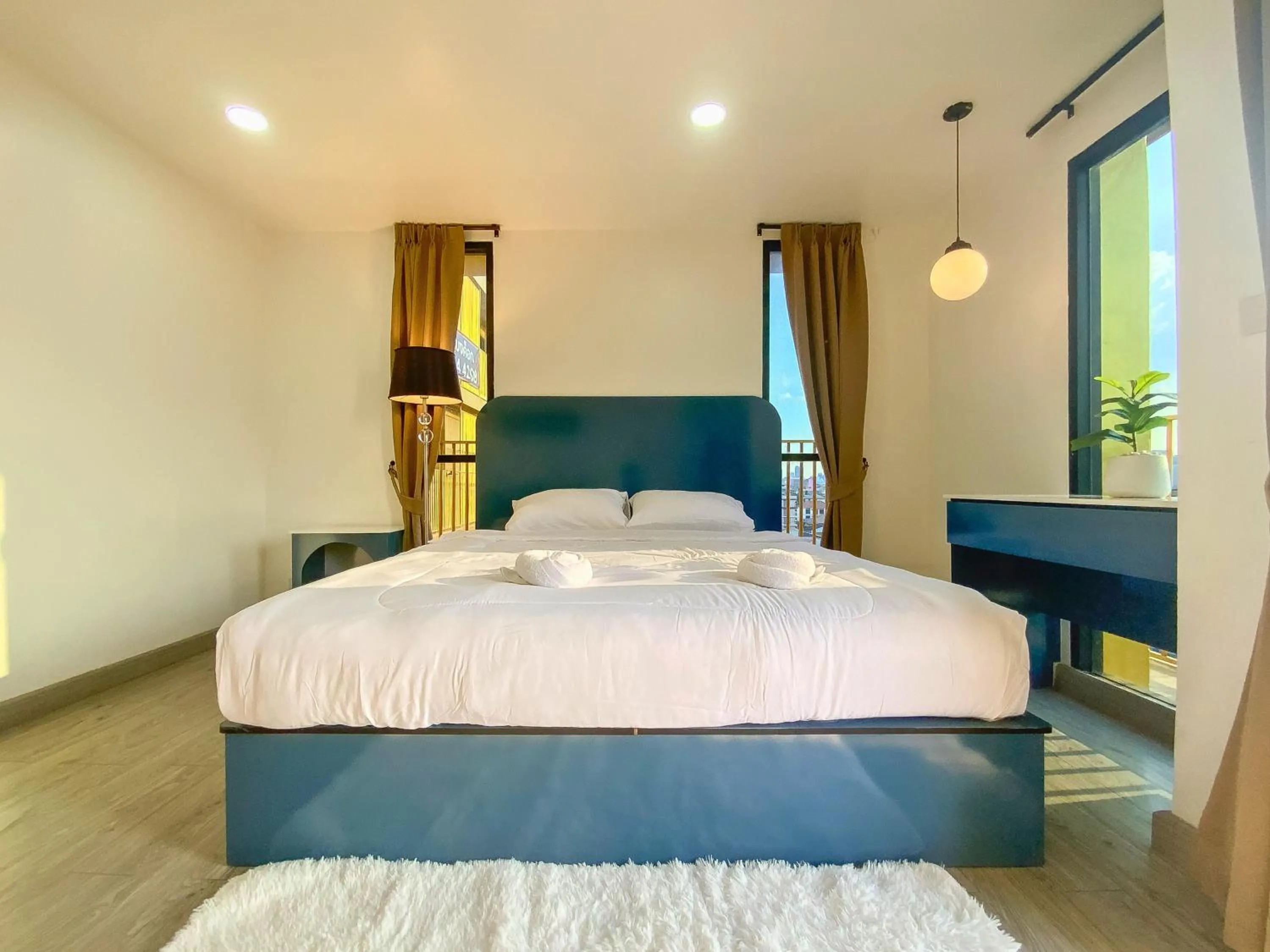 Bed in Goldsmith Bangkok Residence