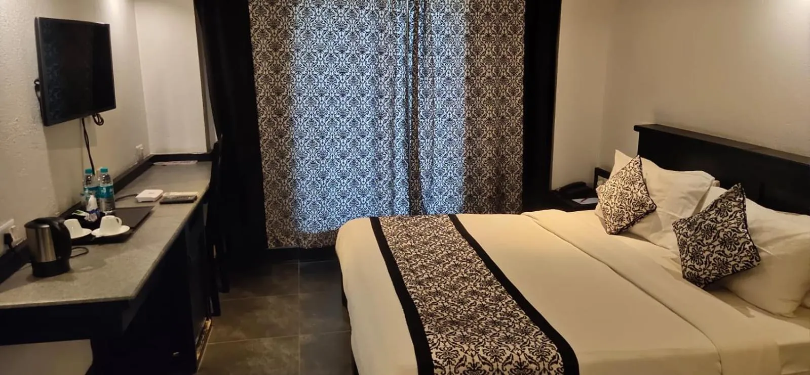 Bed in Liwa - The Transit Hotel, Bengaluru