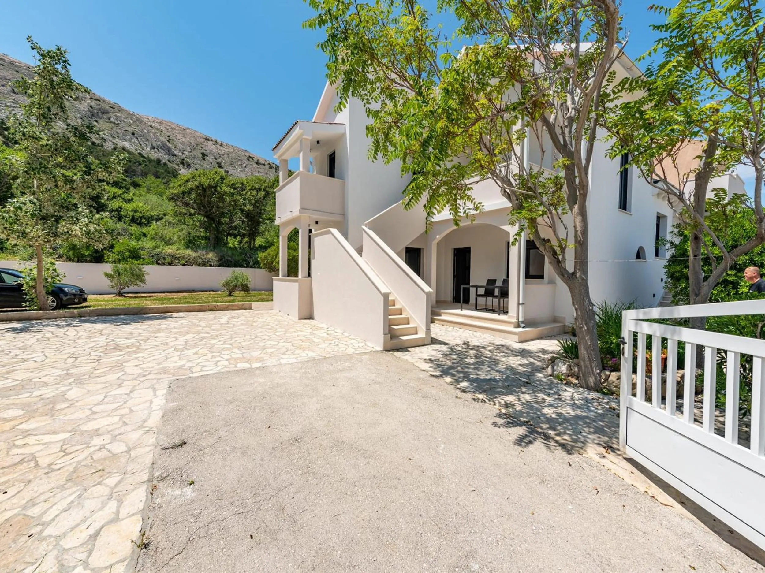 Apartmani Curic beachfront by Pag tours