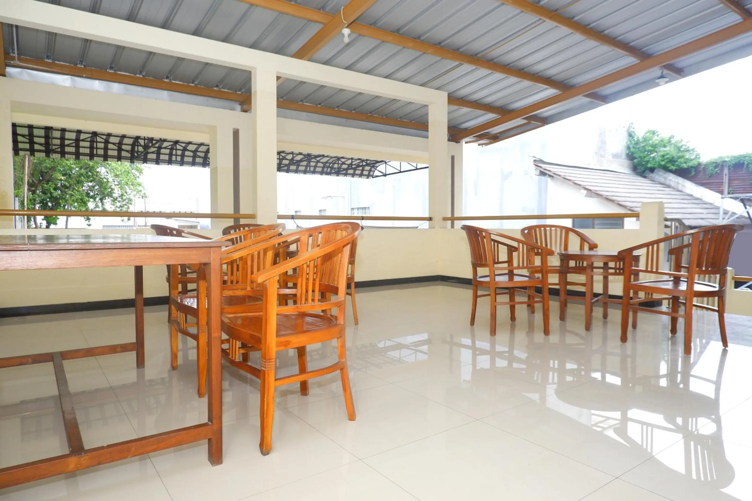 Restaurant/places to eat in Hotel Pelangi Indah