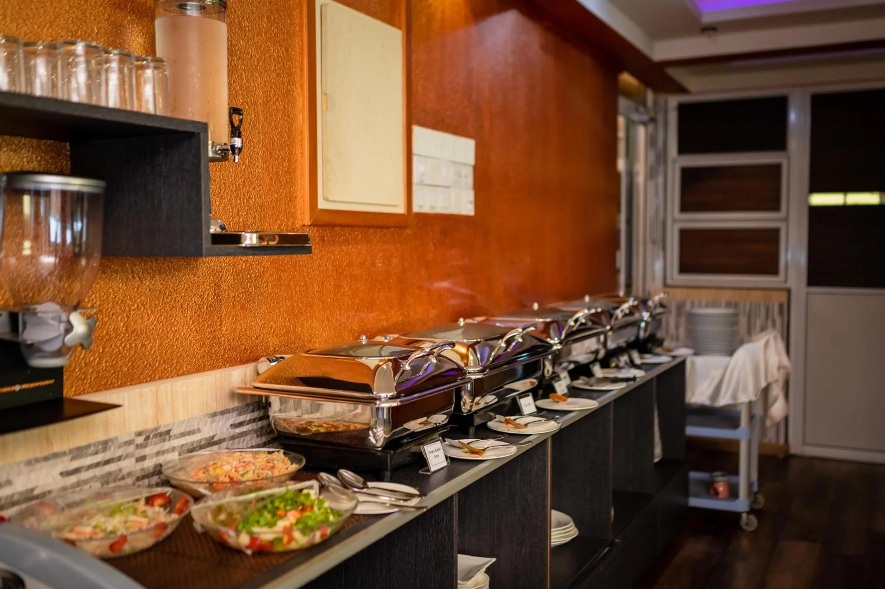 Food and drinks in ZAN Lodge