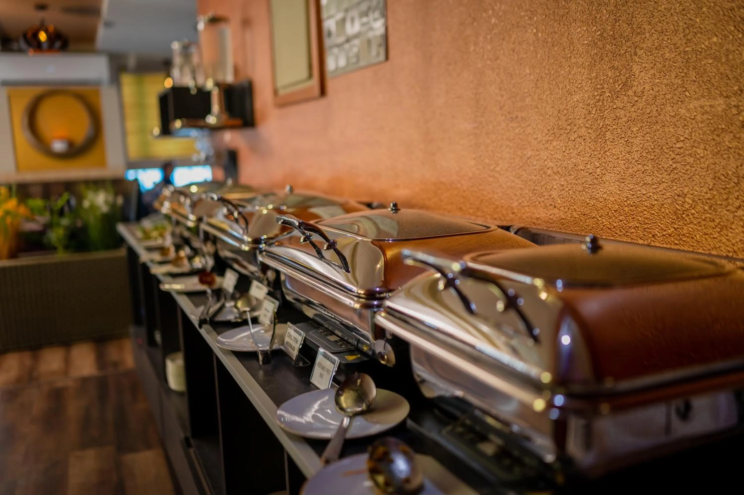 Restaurant/places to eat in ZAN Lodge