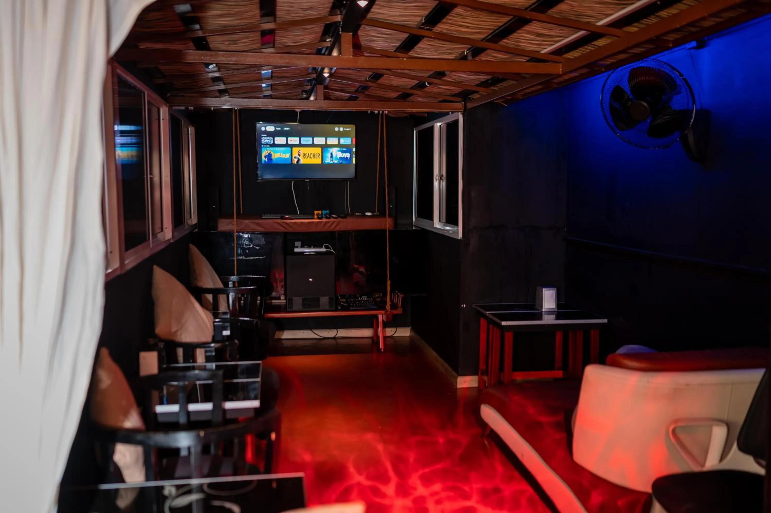 Evening entertainment in ZAN Lodge