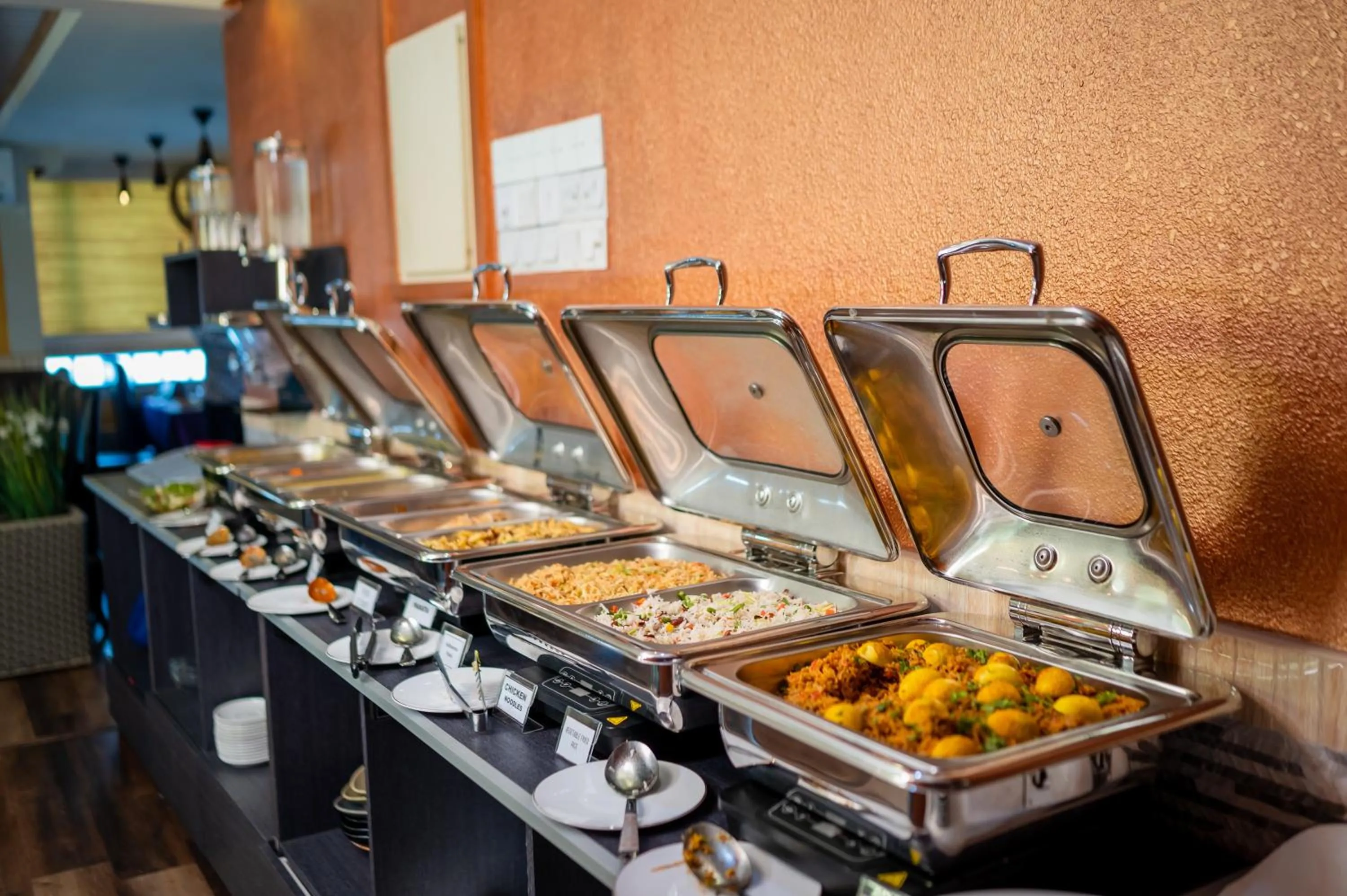 Restaurant/places to eat in ZAN Lodge